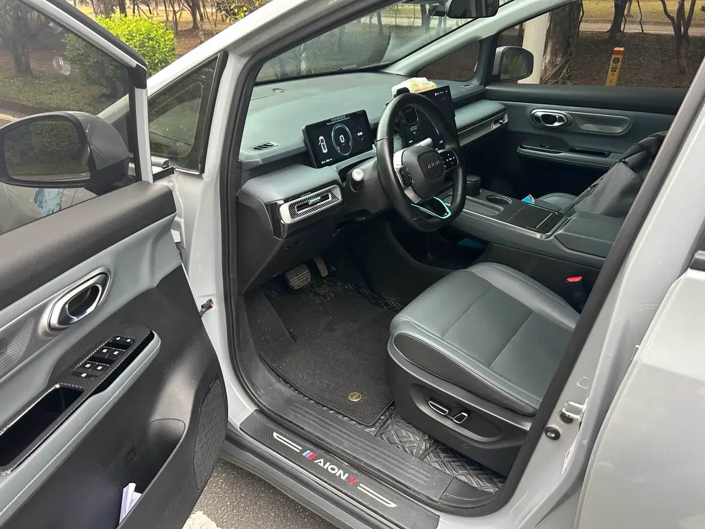 2023 AION Y thumbnail 2