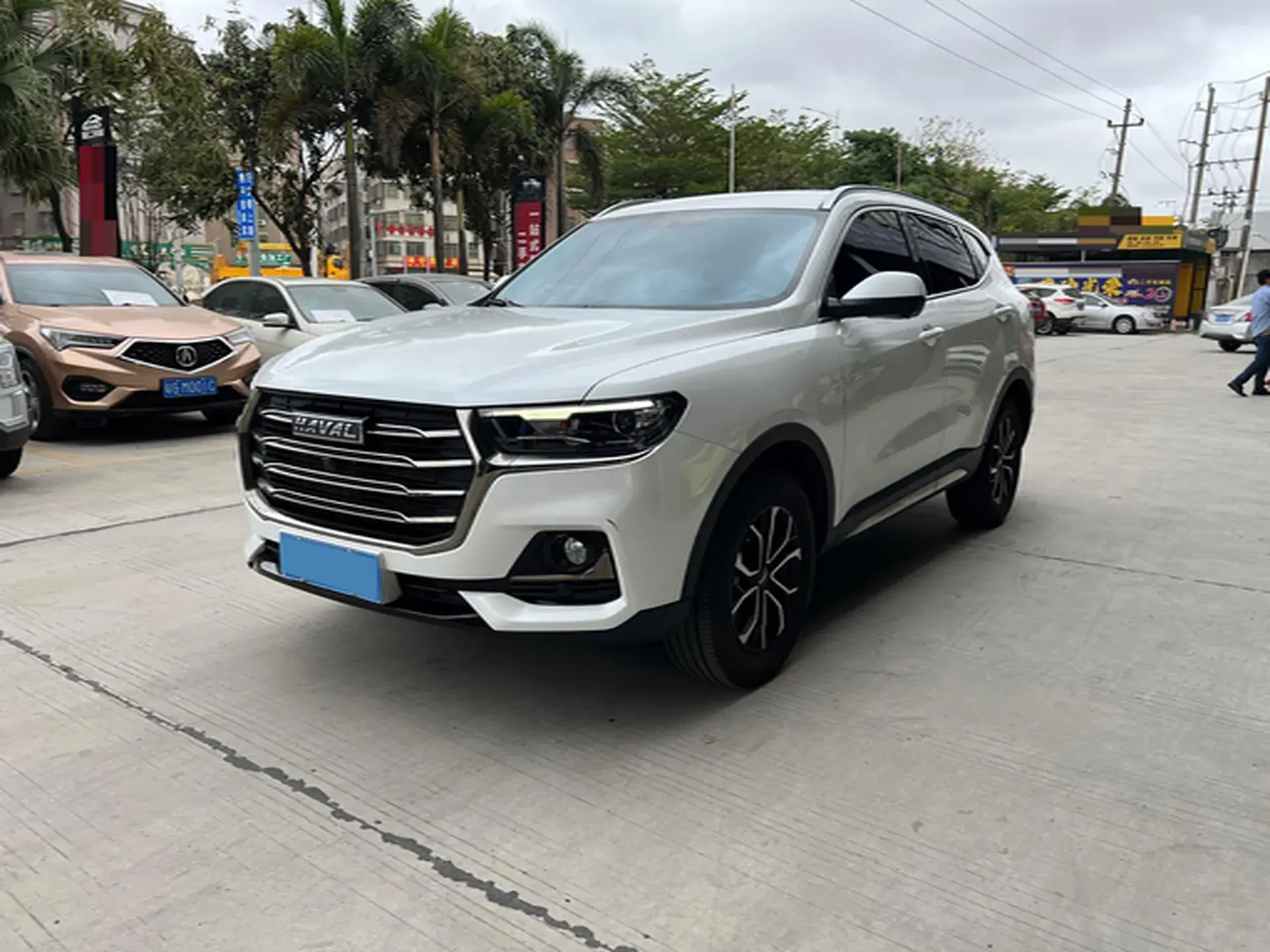 2023 HAVAL H6 view 1