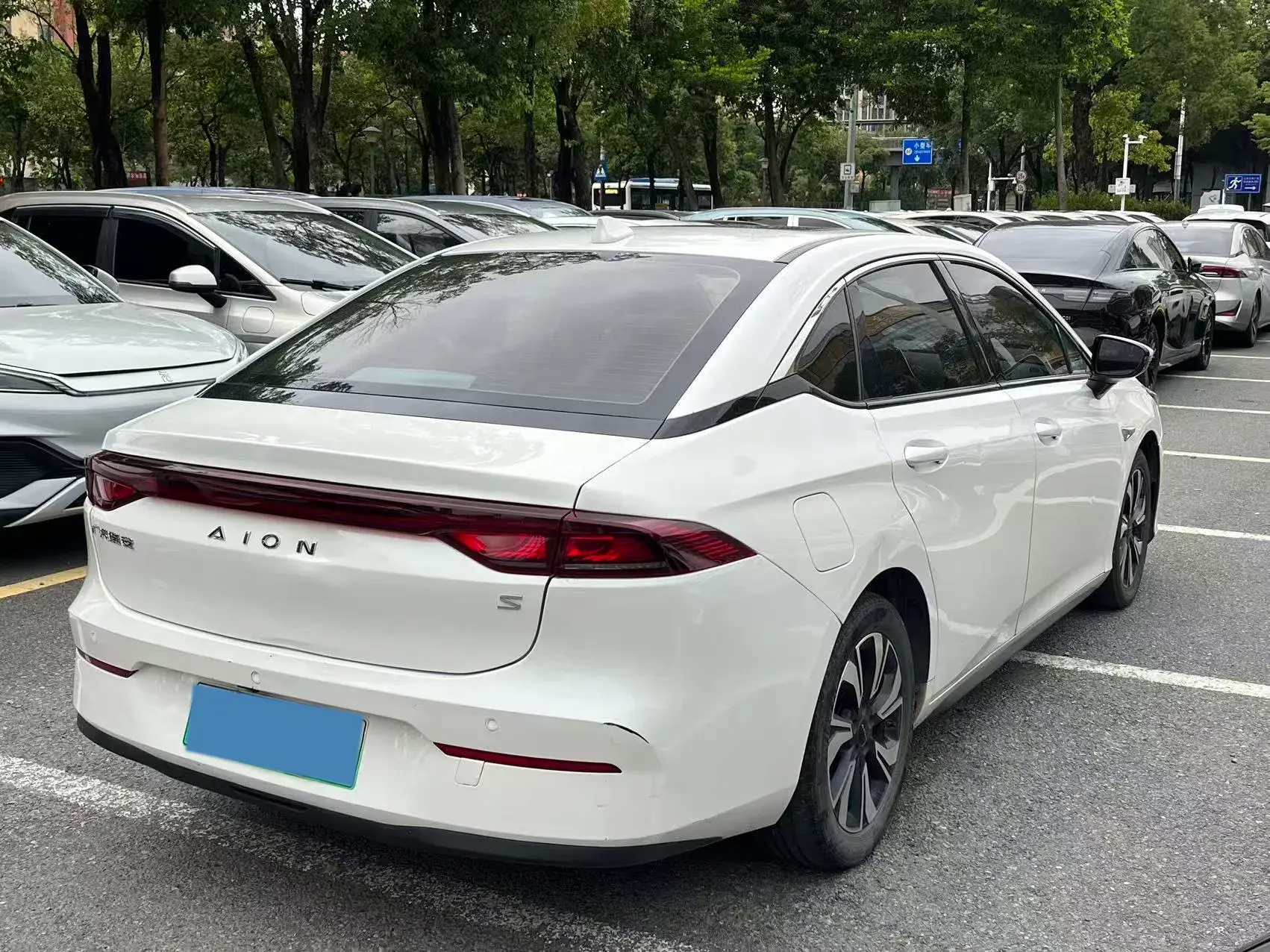 2020 AION S thumbnail 3