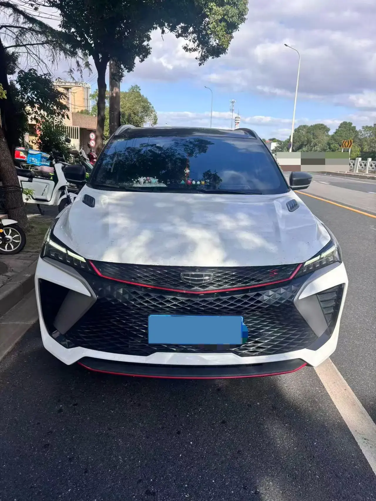 2023 GEELY COOLRAY thumbnail 2