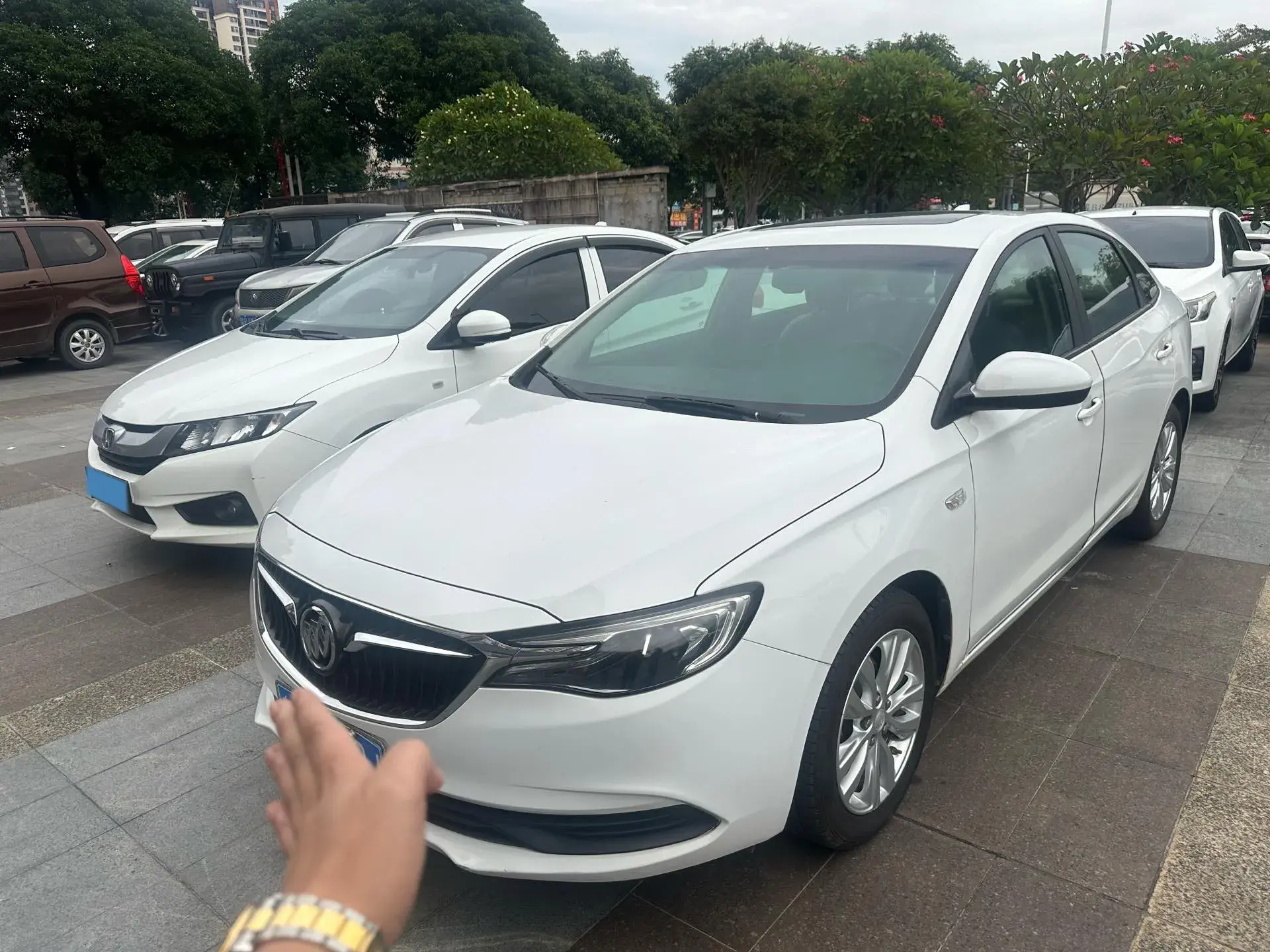 2019 BUICK EXCELLE view 1