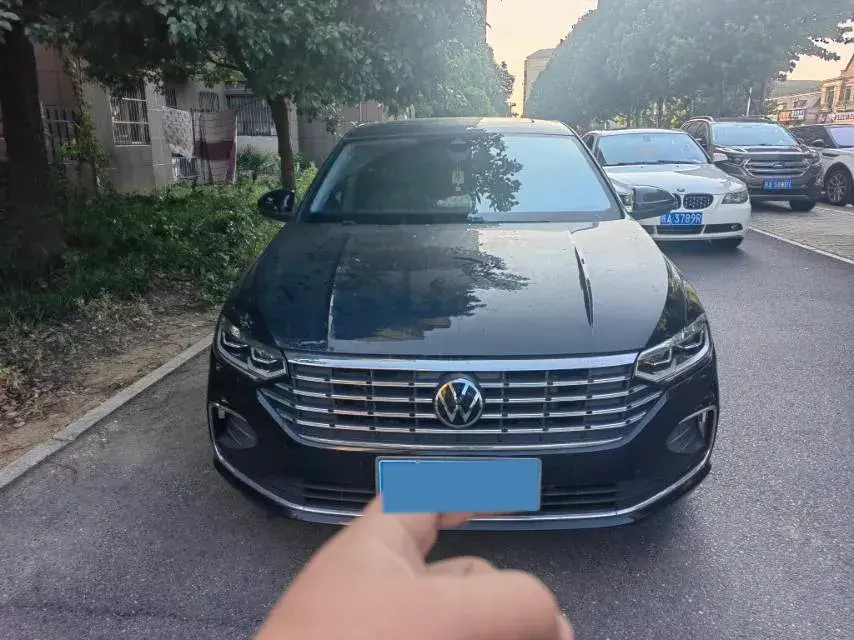 2023 VOLKSWAGEN LAVIDA thumbnail 2