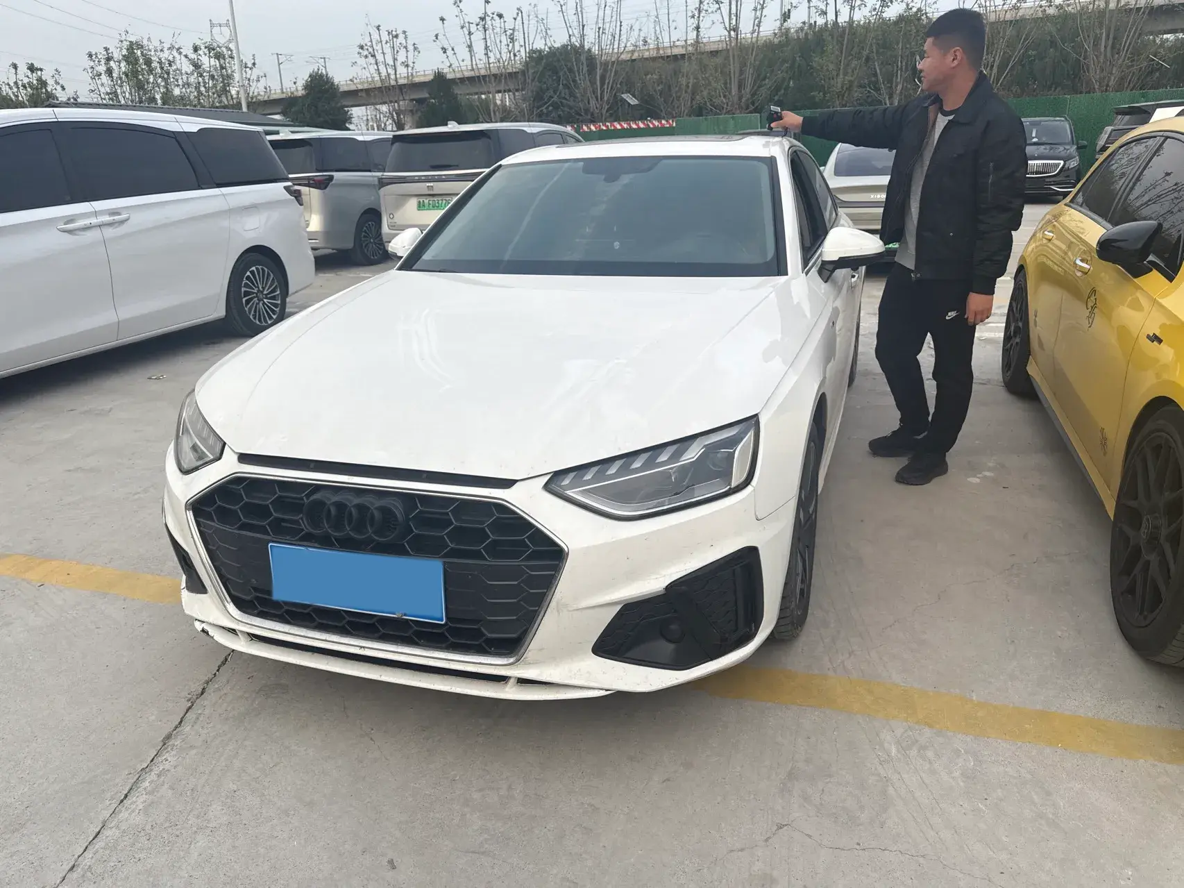 2020 AUDI A4L thumbnail 2