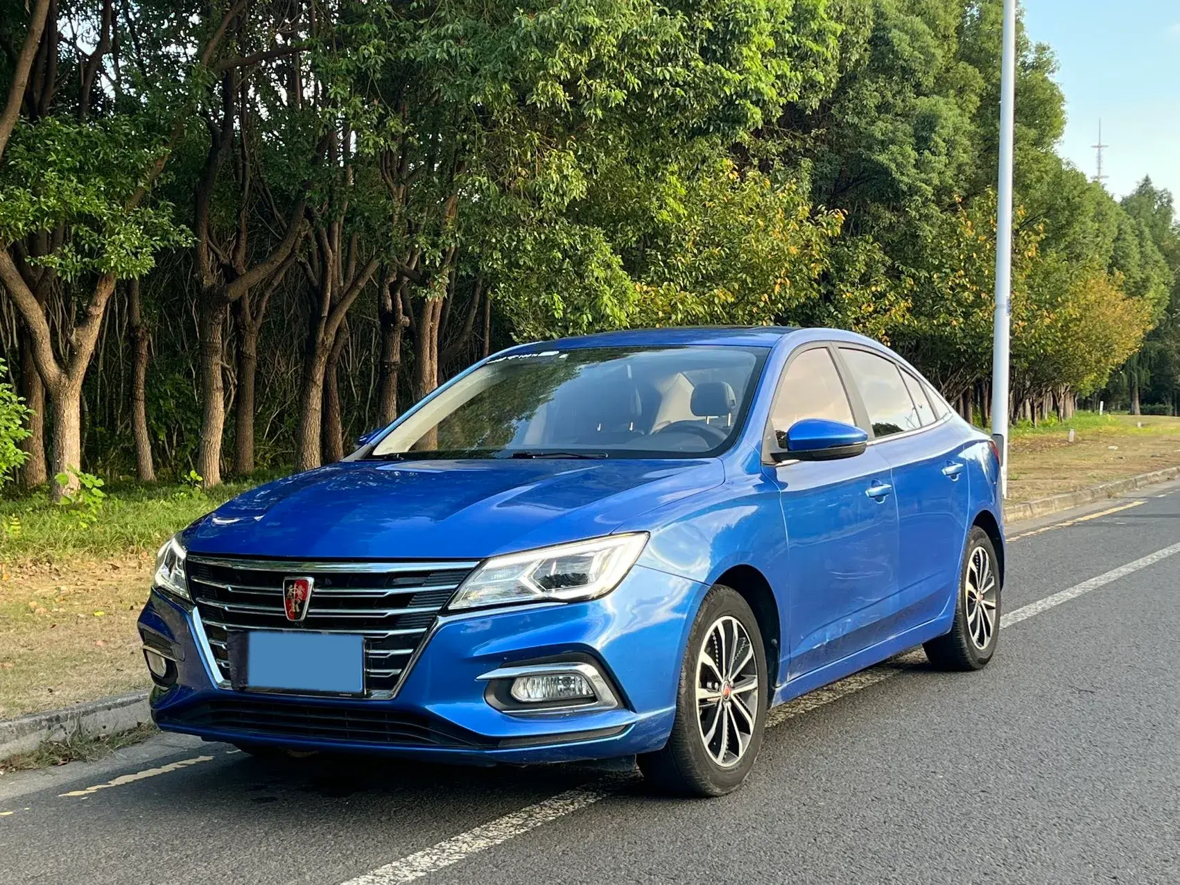 2020 ROEWE I5 view 1