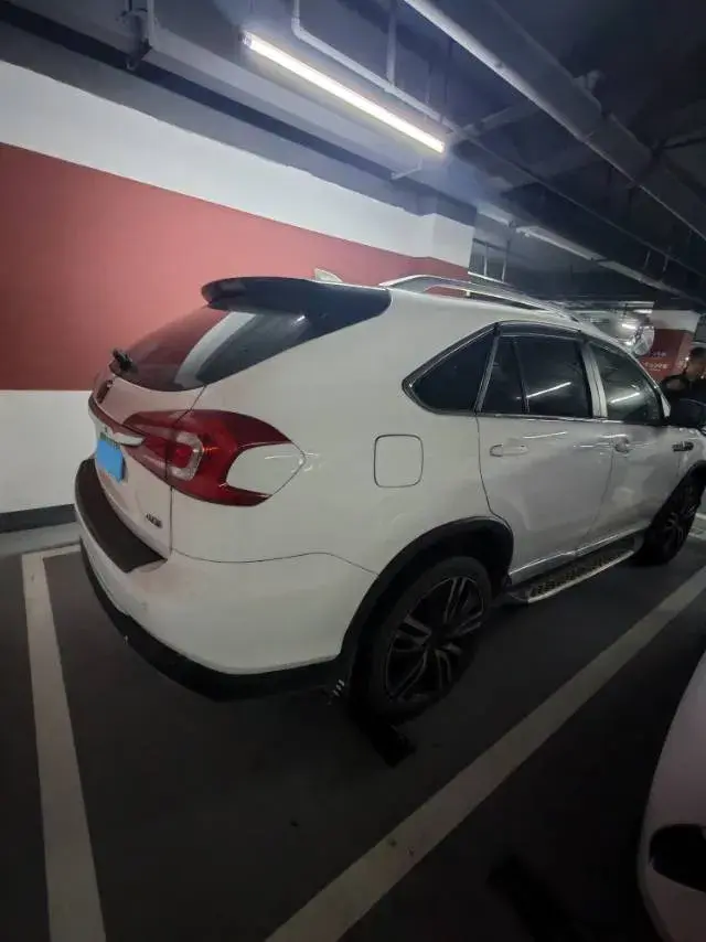 2017 BYD TANG thumbnail 4