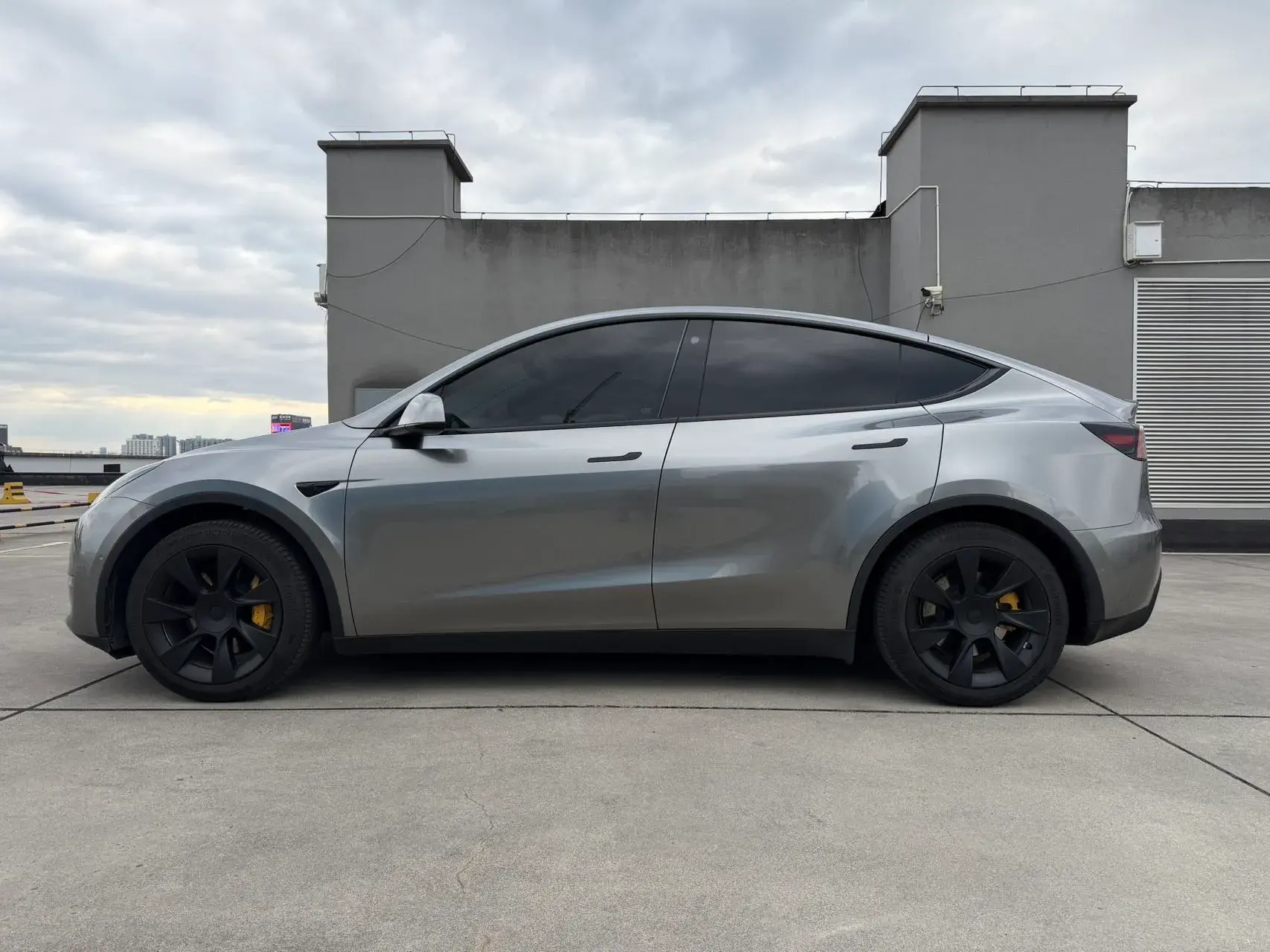 2021 TESLA MODEL thumbnail 2
