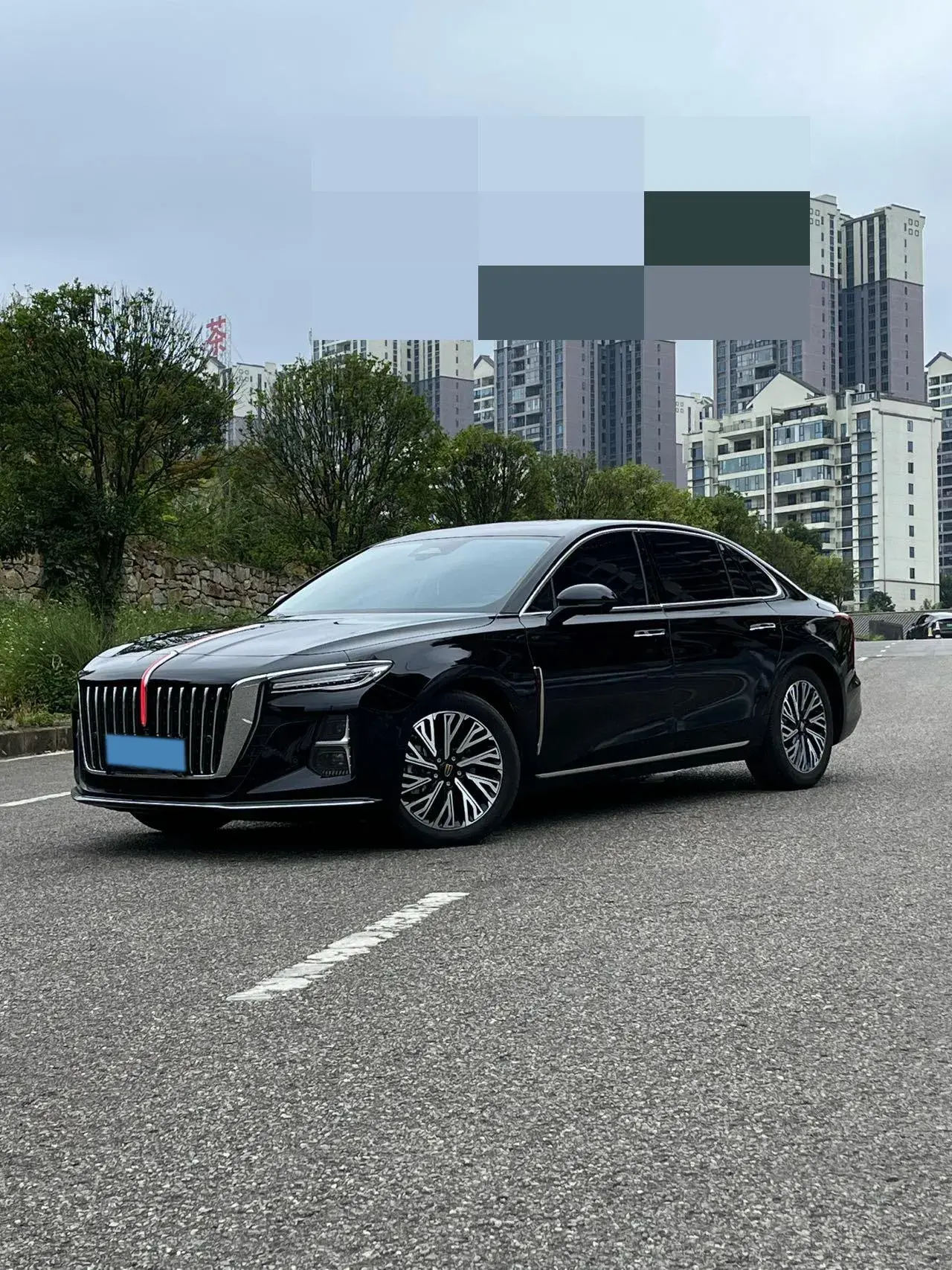 2023 HONGQI H5 view 1