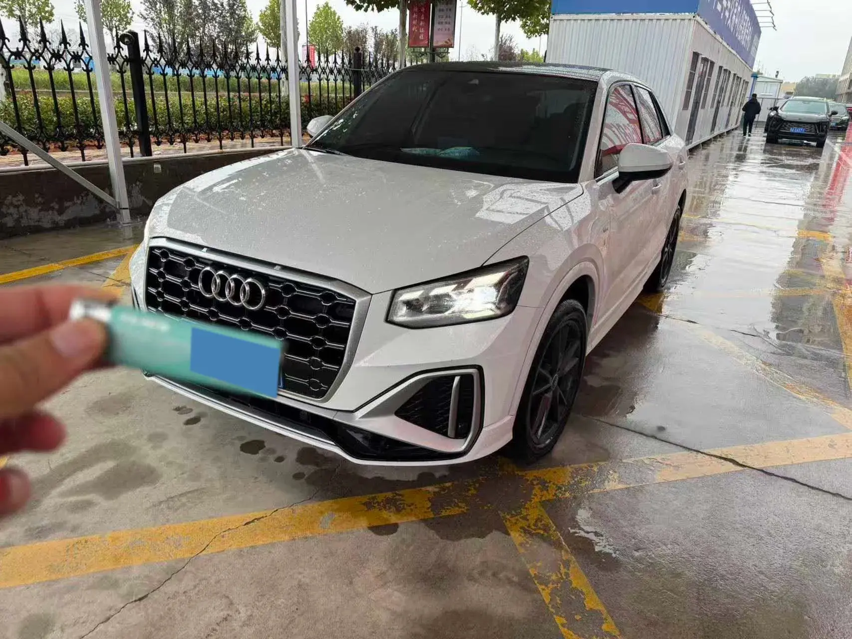 2022 AUDI Q2L view 1
