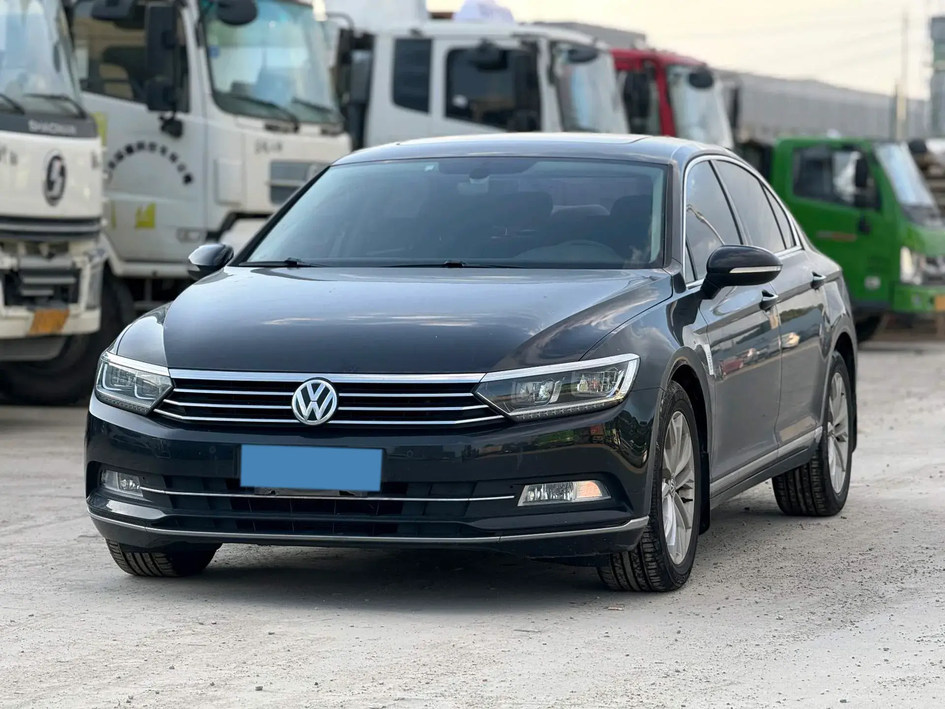 2019 VOLKSWAGEN MAGOTAN view 1