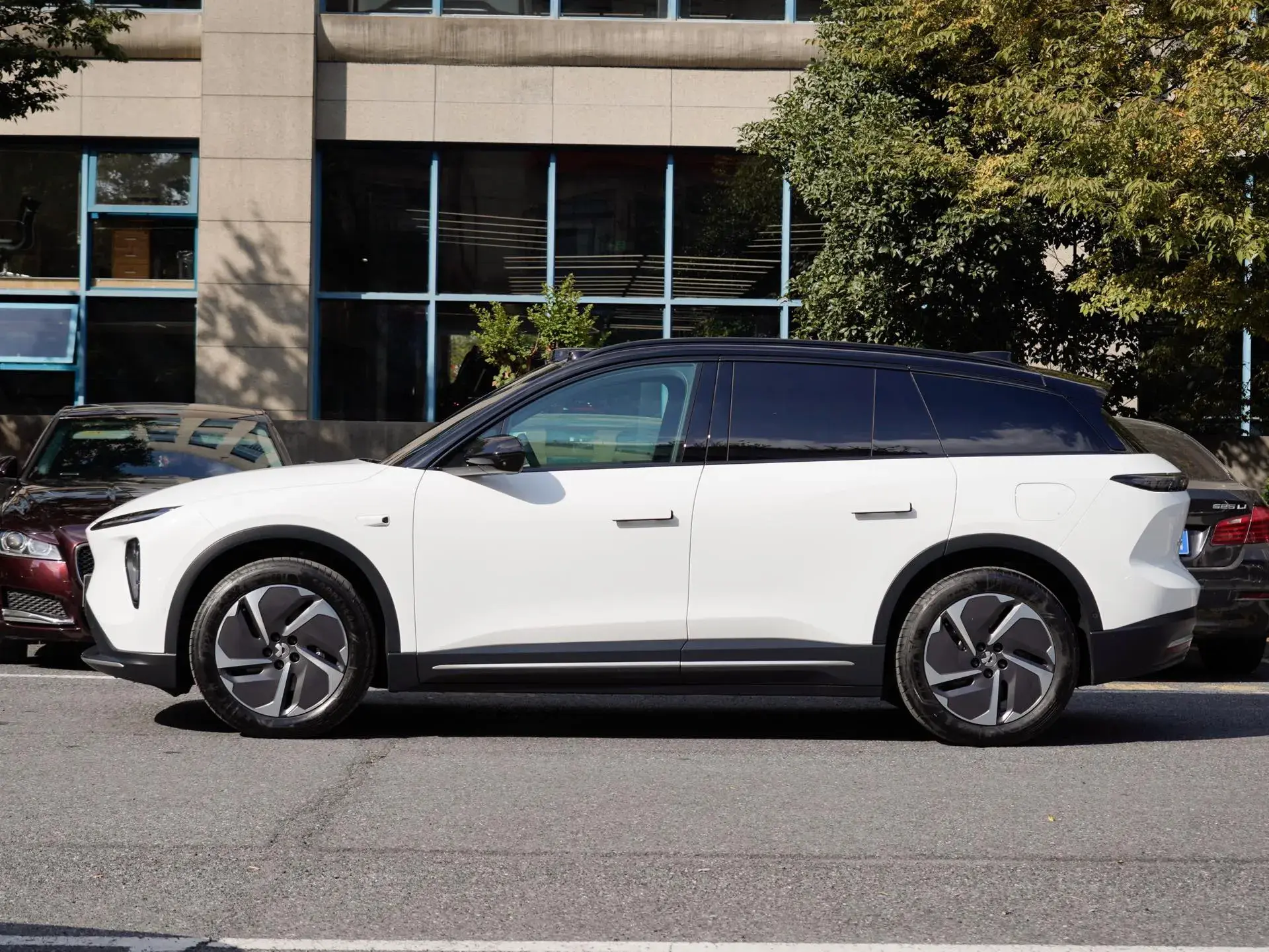 2024 NIO ES6 thumbnail 3