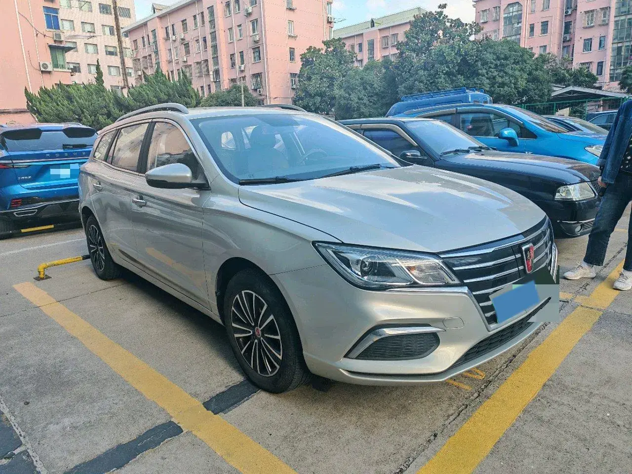 2018 ROEWE EI5 thumbnail 3