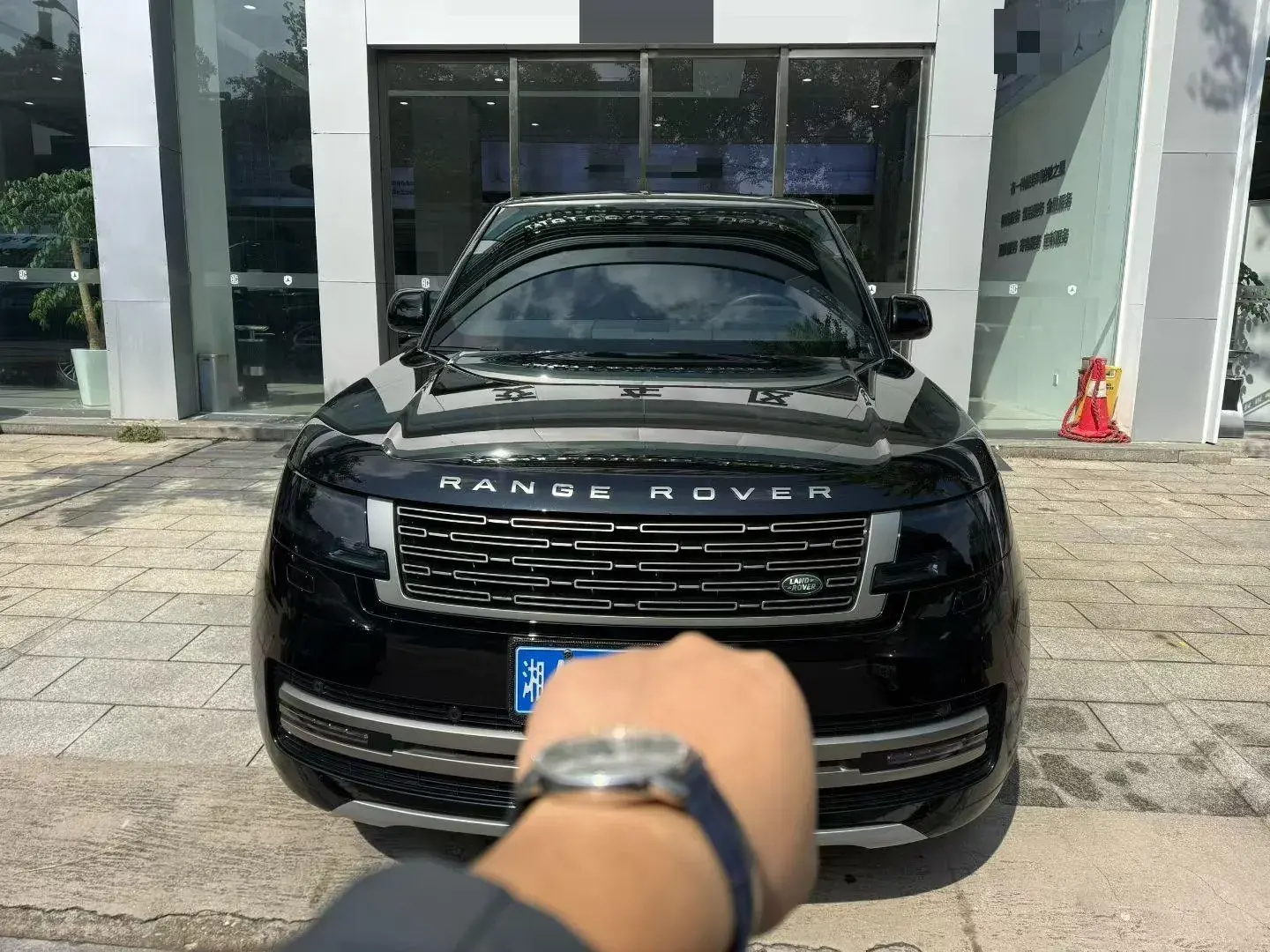 2022 LAND ROVER thumbnail 3