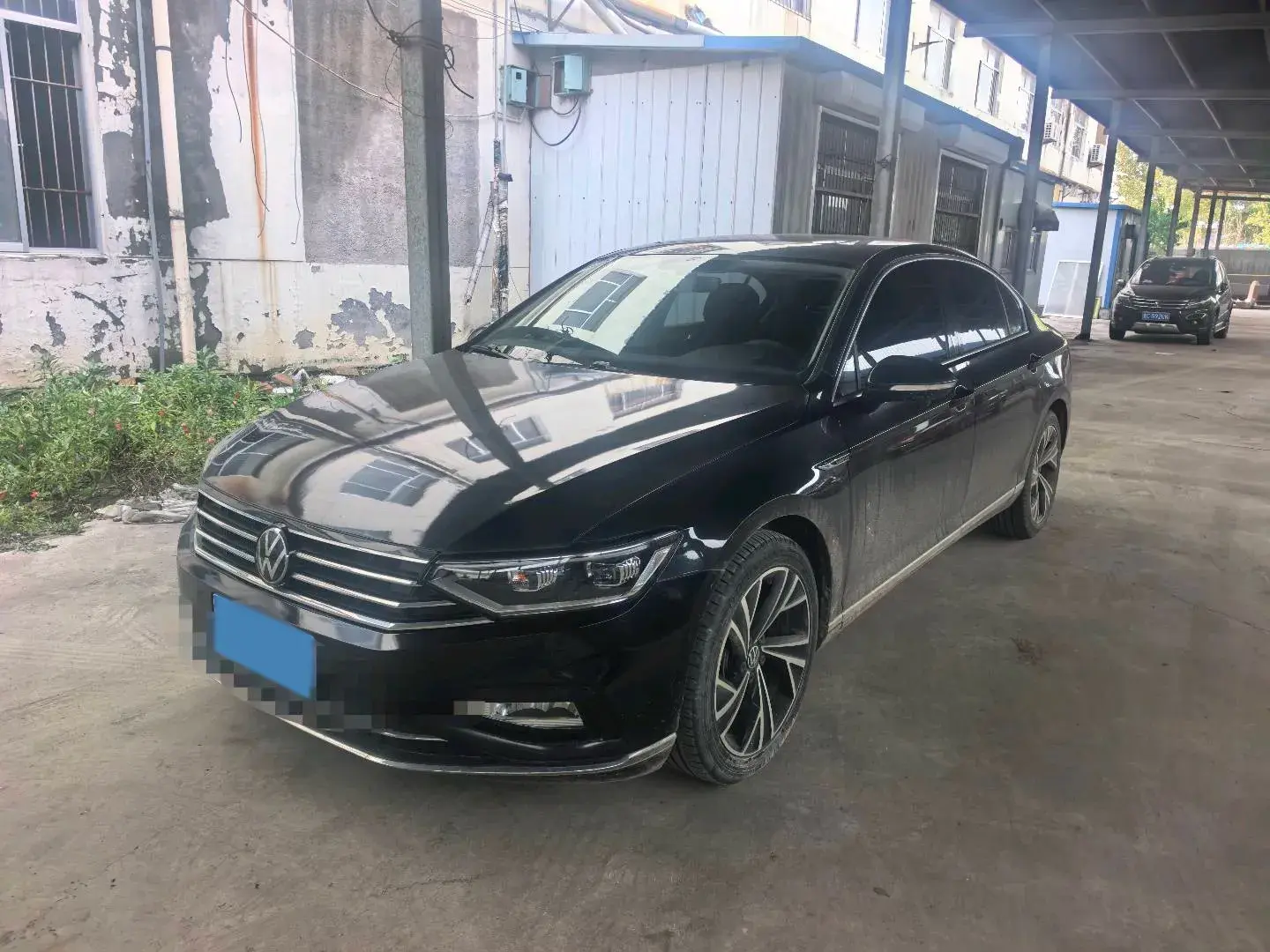 2021 VOLKSWAGEN MAGOTAN view 1