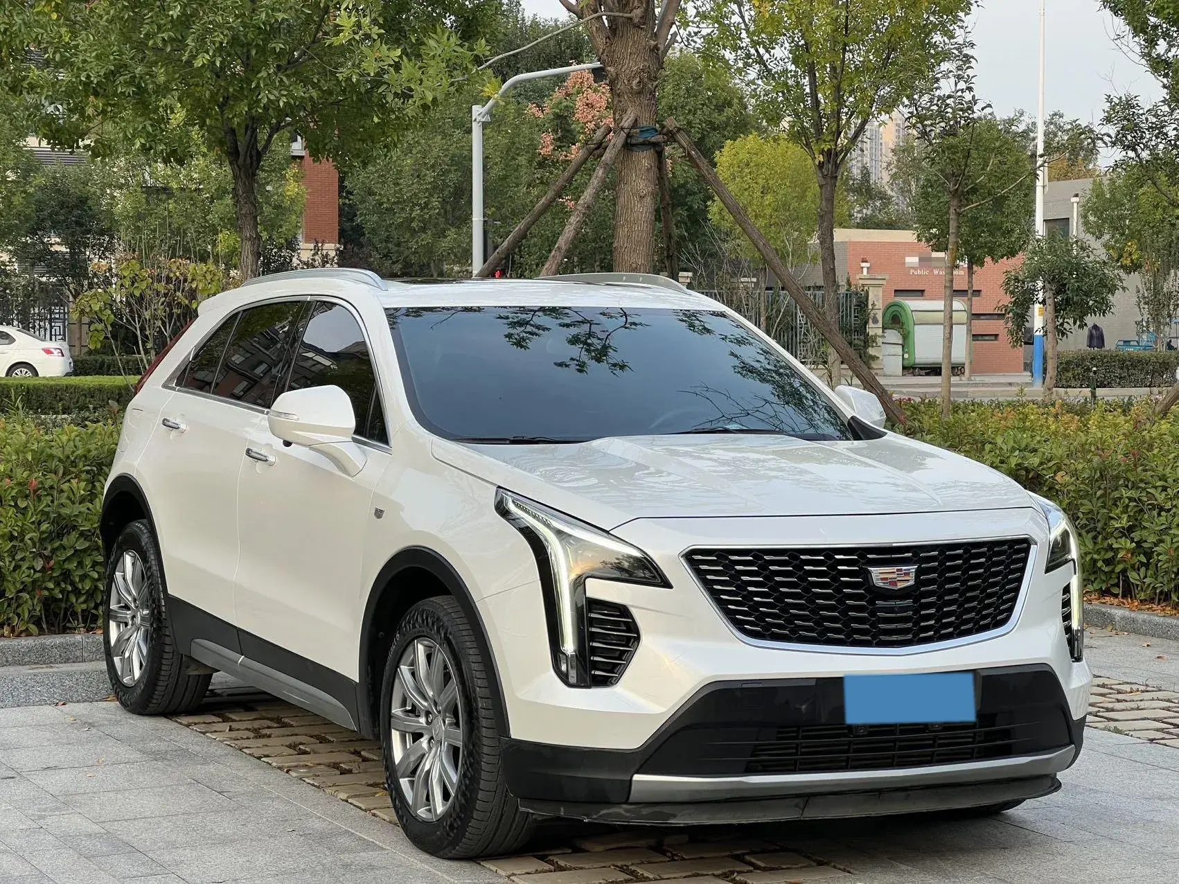 2021 CADILLAC XT4 thumbnail 3