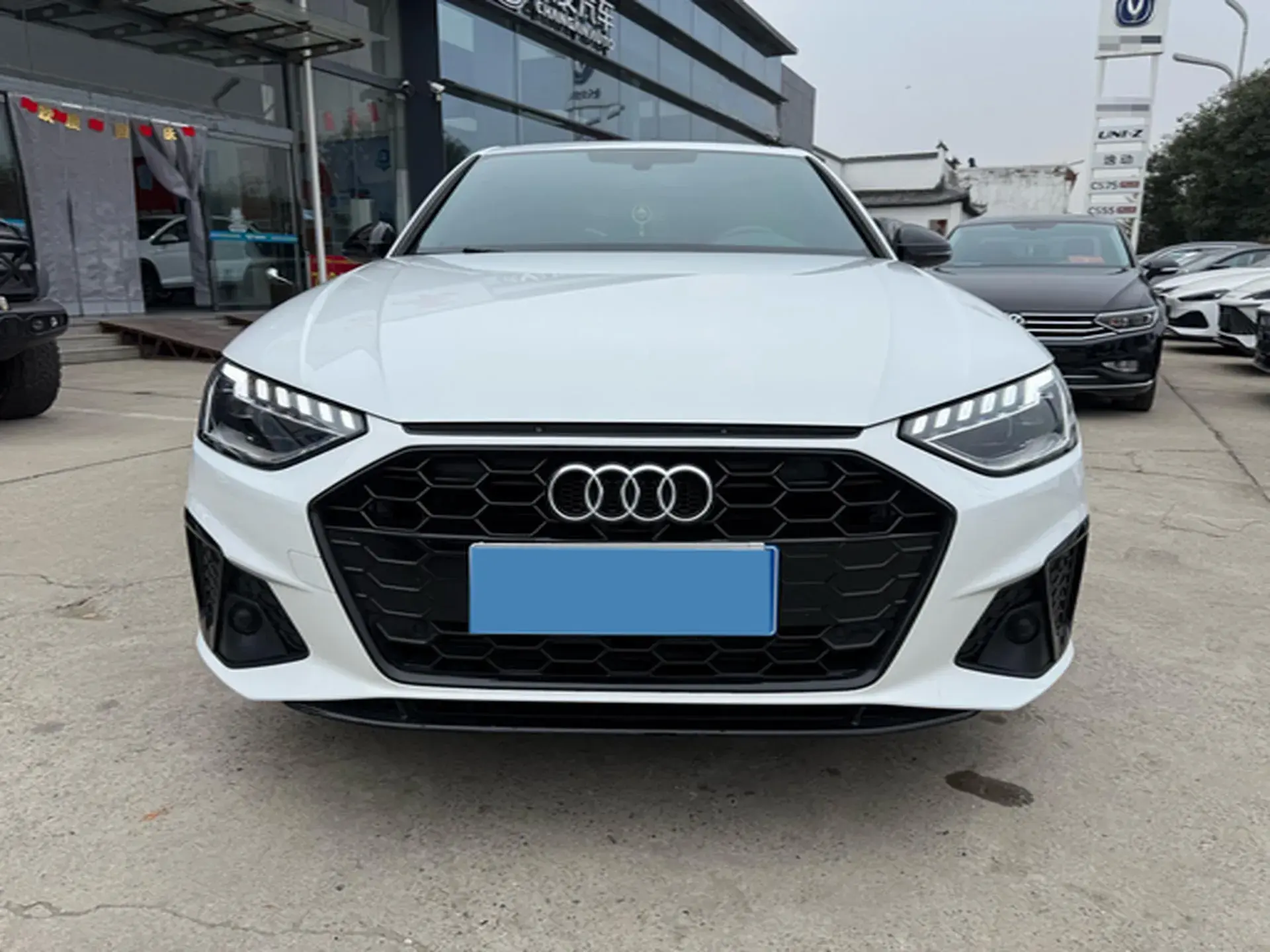 2024 AUDI A4L thumbnail 2