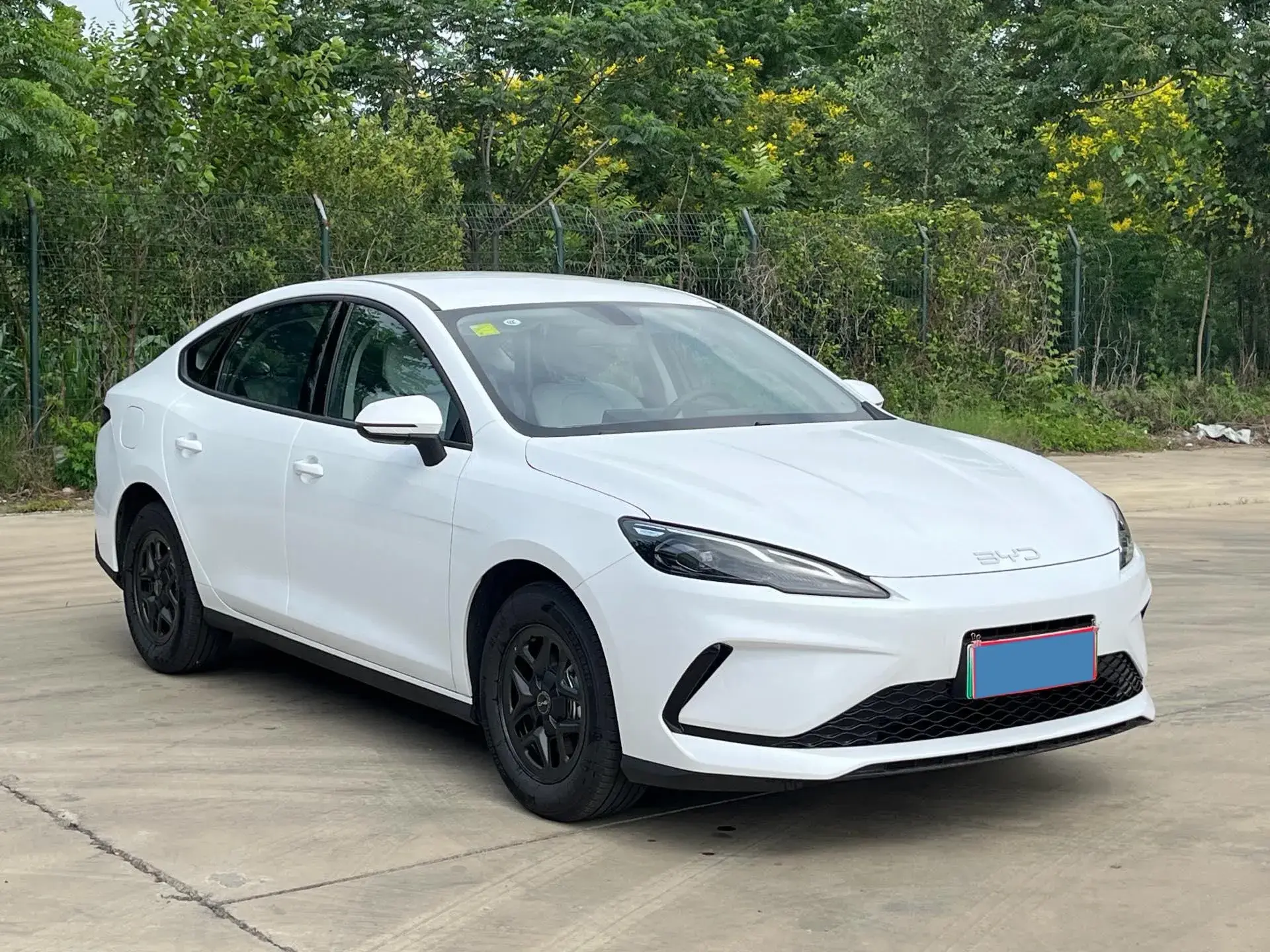 2025 BYD SEAL05 thumbnail 3