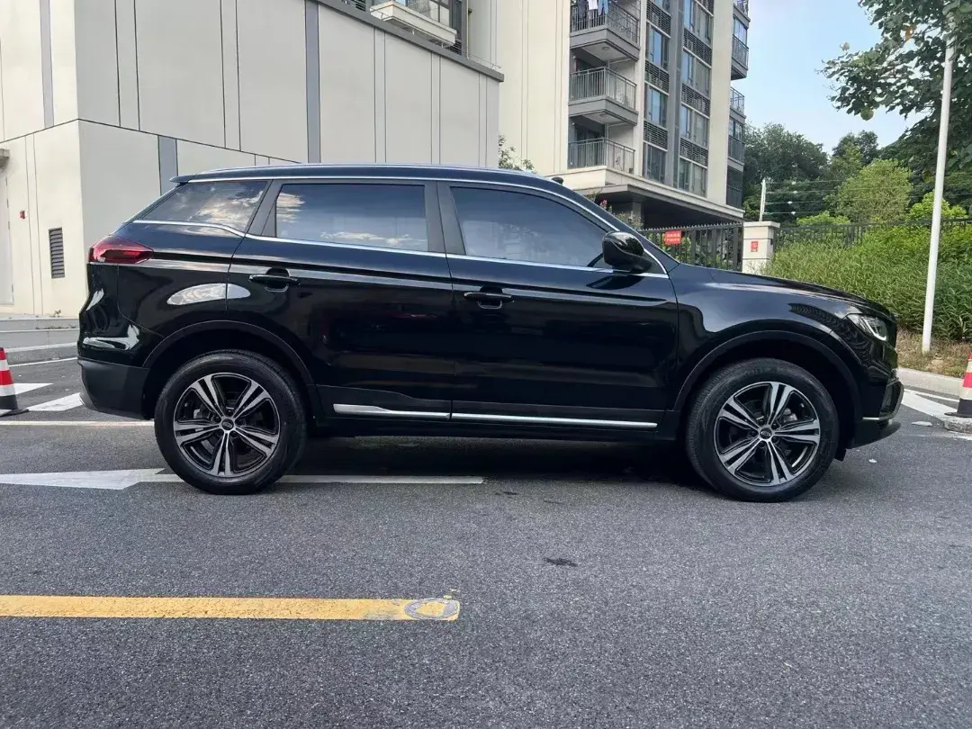 2022 GEELY AZKARRA thumbnail 4