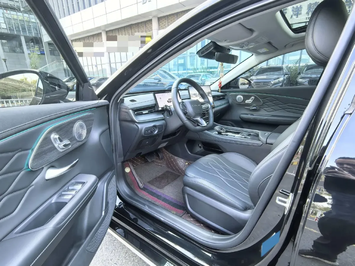 2025 Chery Arrizo 8 Pro 1.6T 197HP L4 7DCT,autocango,china used car exporter,china ev exporter,chinese used car exporter,chinese used ev exporter