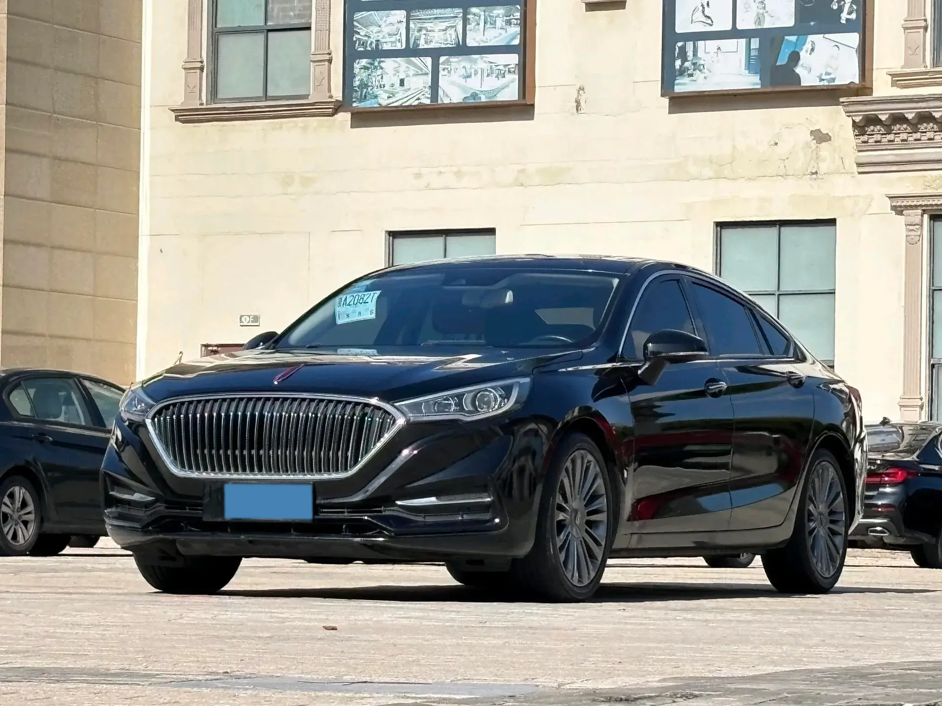2019 HONGQI H5 view 1