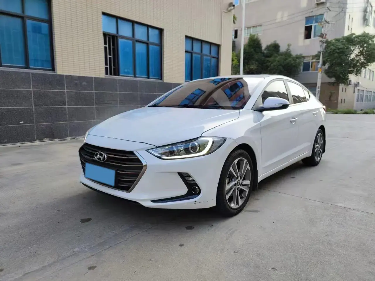 2020 HYUNDAI ELANTRA view 1