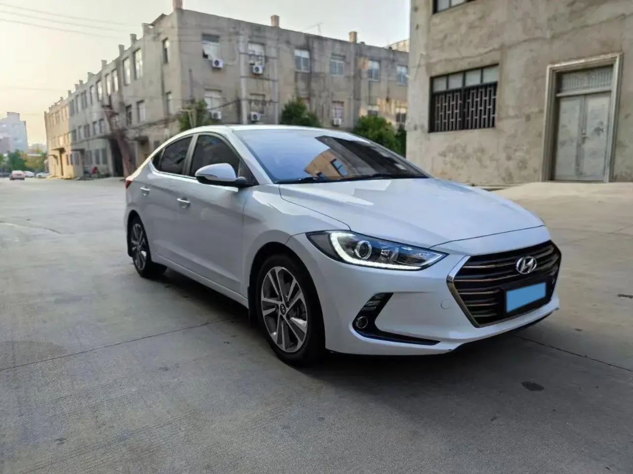 2020 HYUNDAI ELANTRA thumbnail 3