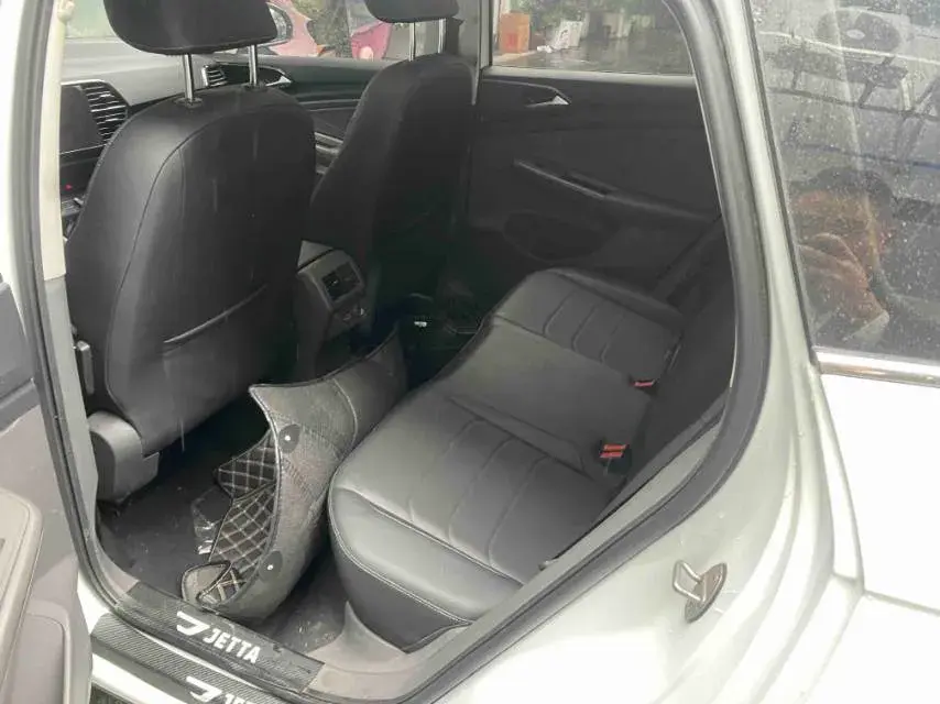 2020 JETTA VS7 thumbnail 4