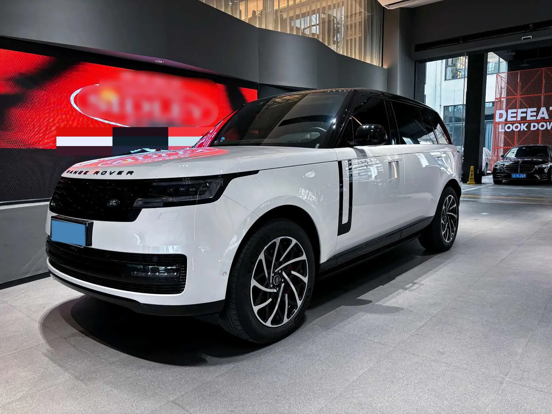 2022 LAND ROVER view 1
