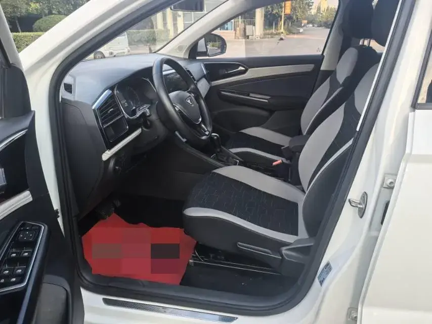 2023 JETTA VS5 thumbnail 4