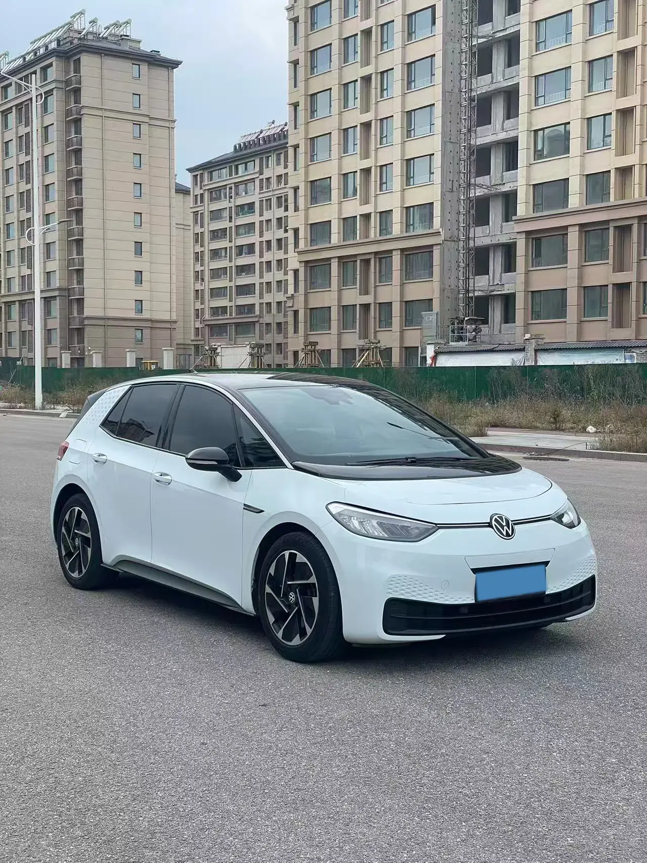 2023 VOLKSWAGEN ID.3 thumbnail 3