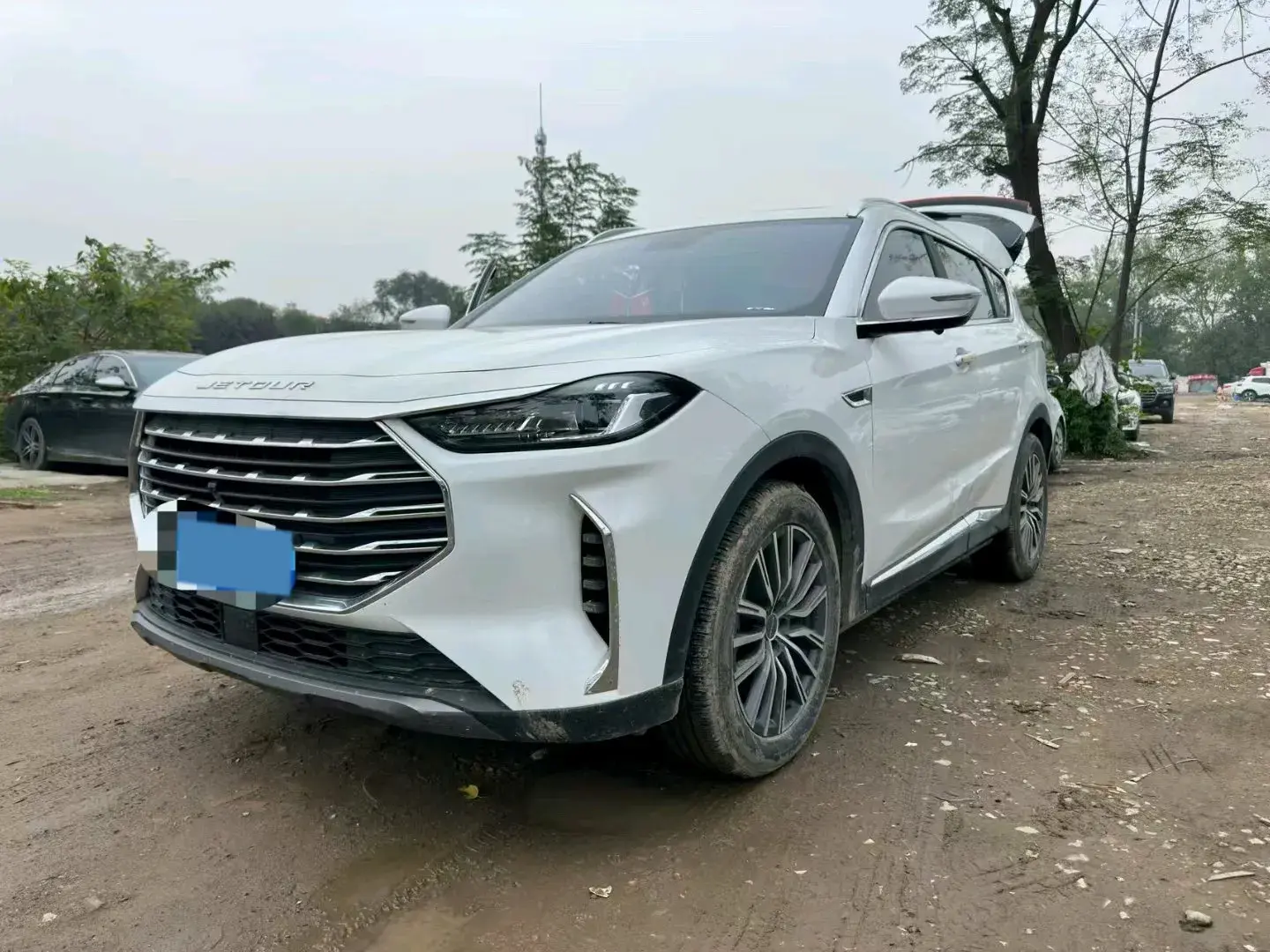 2023 JETOUR X70 view 1