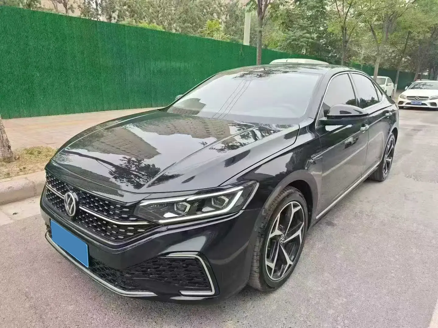 2025 VOLKSWAGEN PASSAT view 1