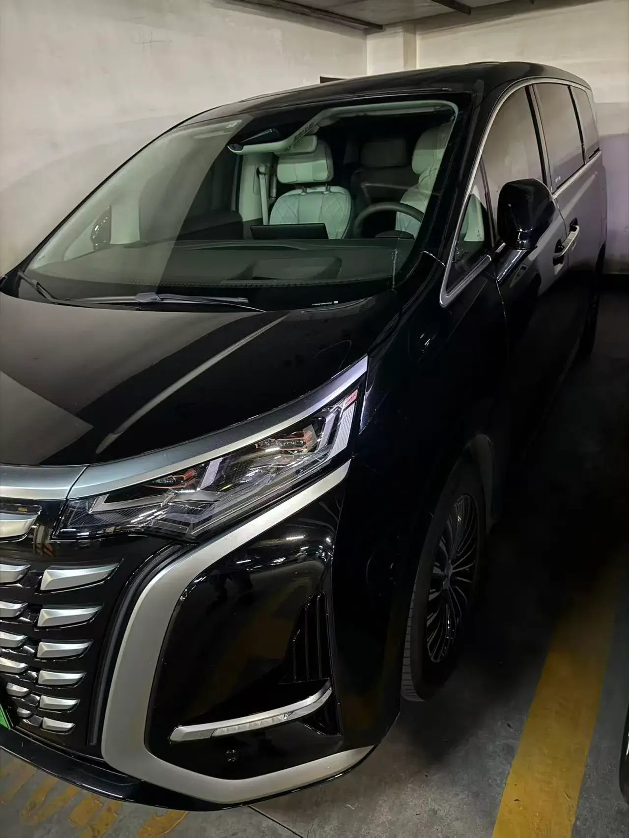 2022 DENZA D9 thumbnail 3