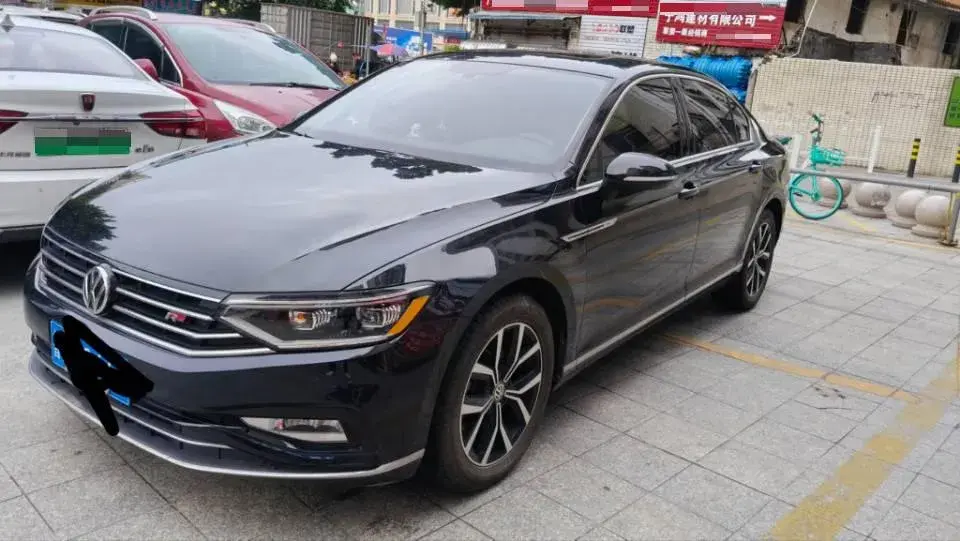 2020 VOLKSWAGEN MAGOTAN view 1