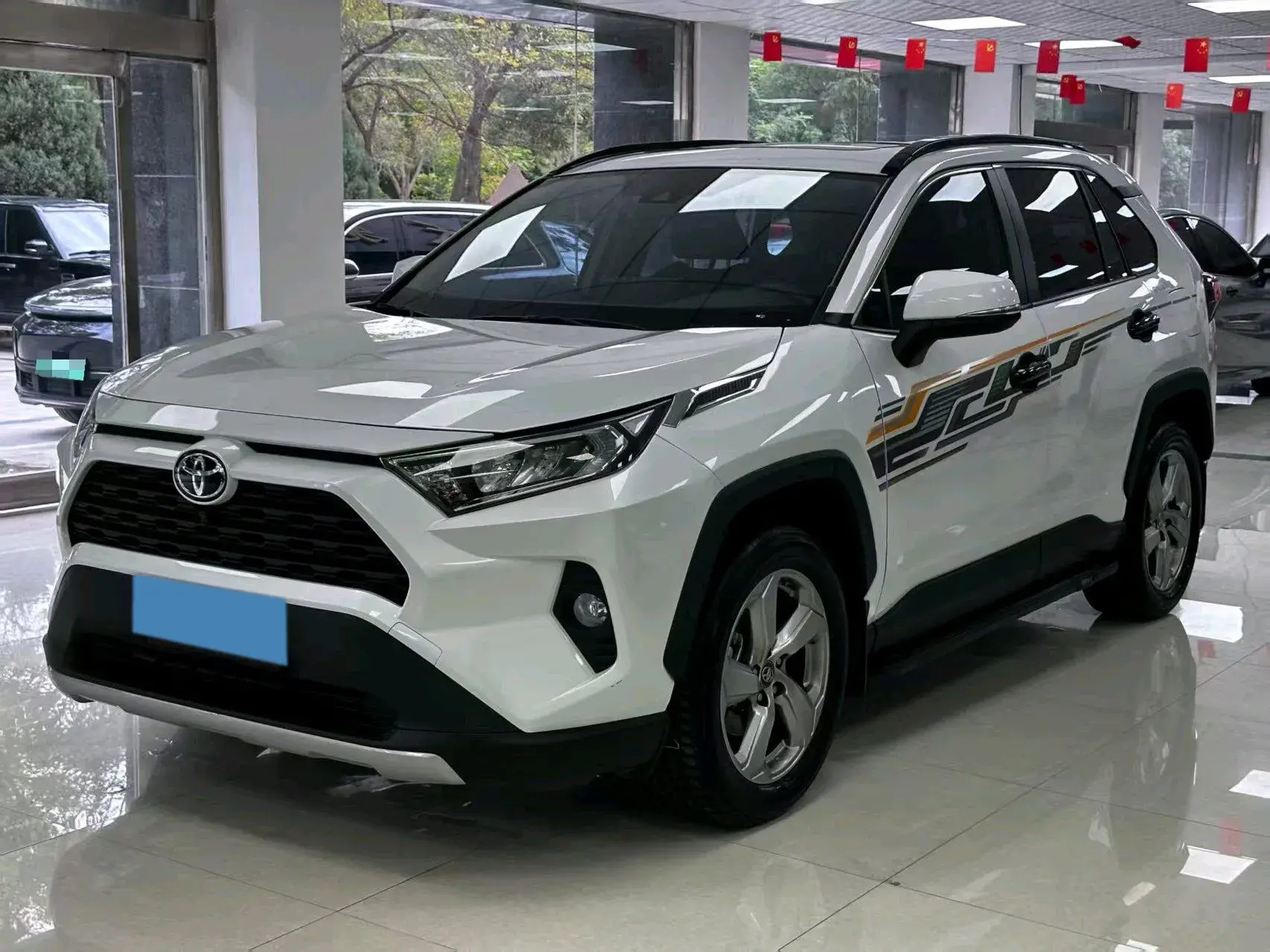 2021 TOYOTA RAV4 view 1