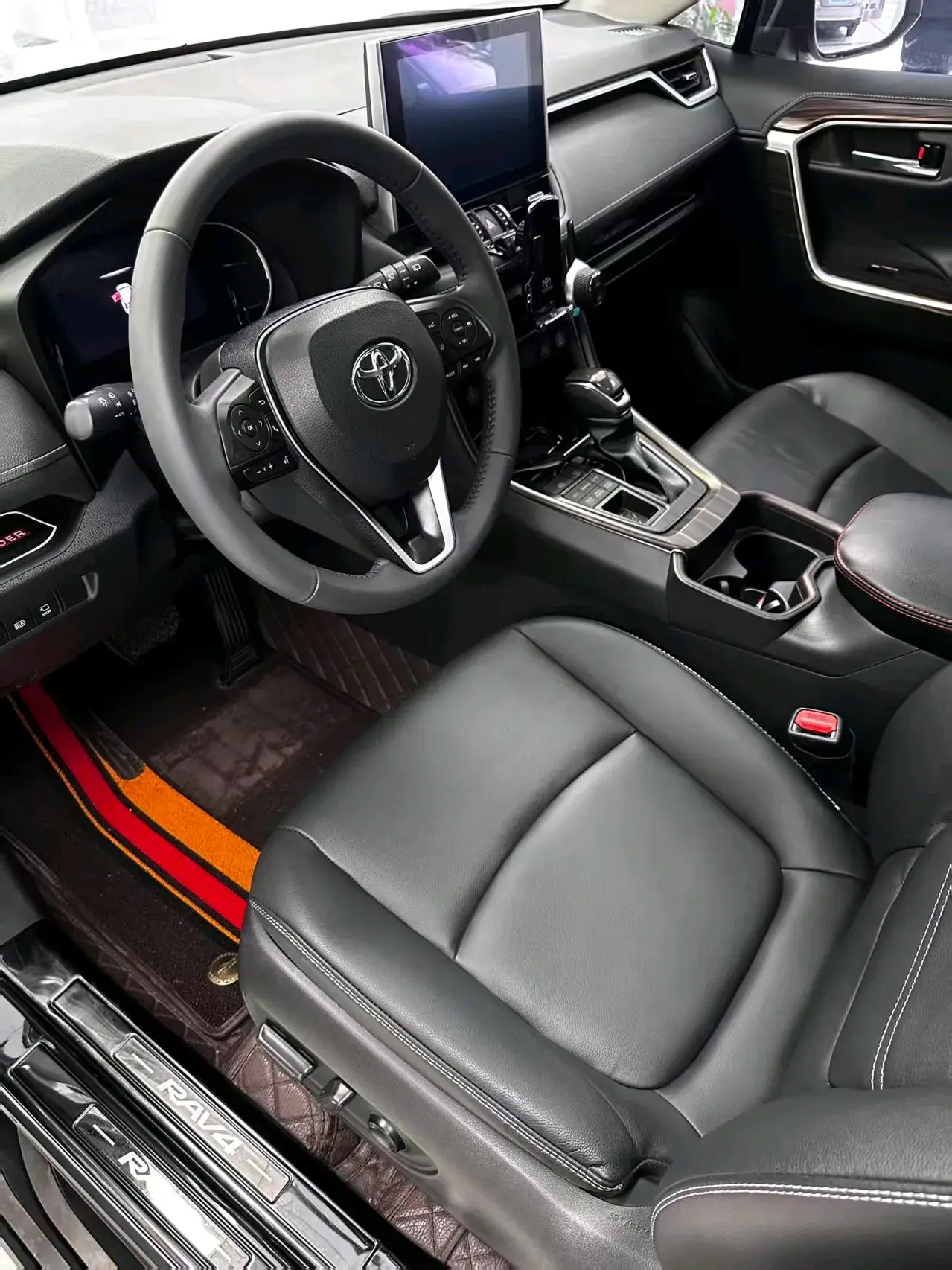 2021 TOYOTA RAV4 thumbnail 3