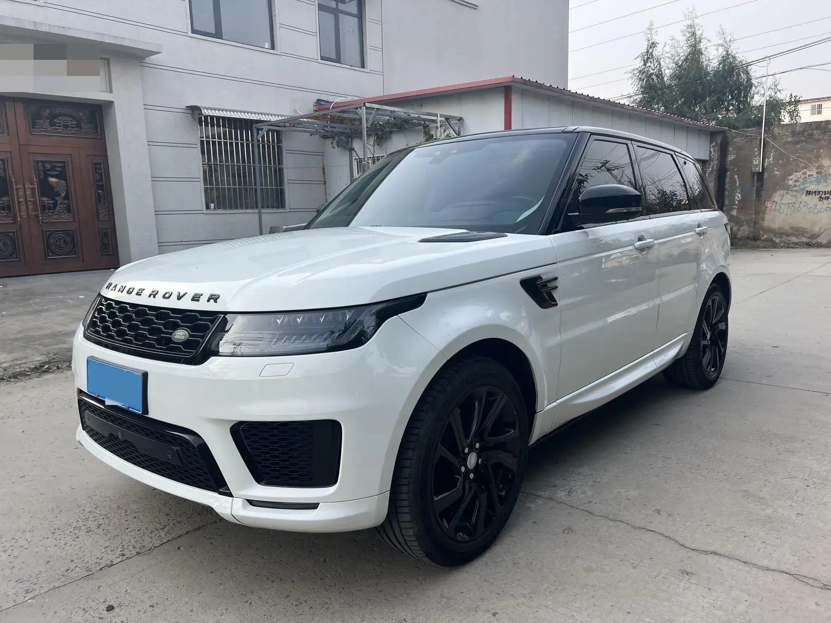 2020 LAND ROVER view 1