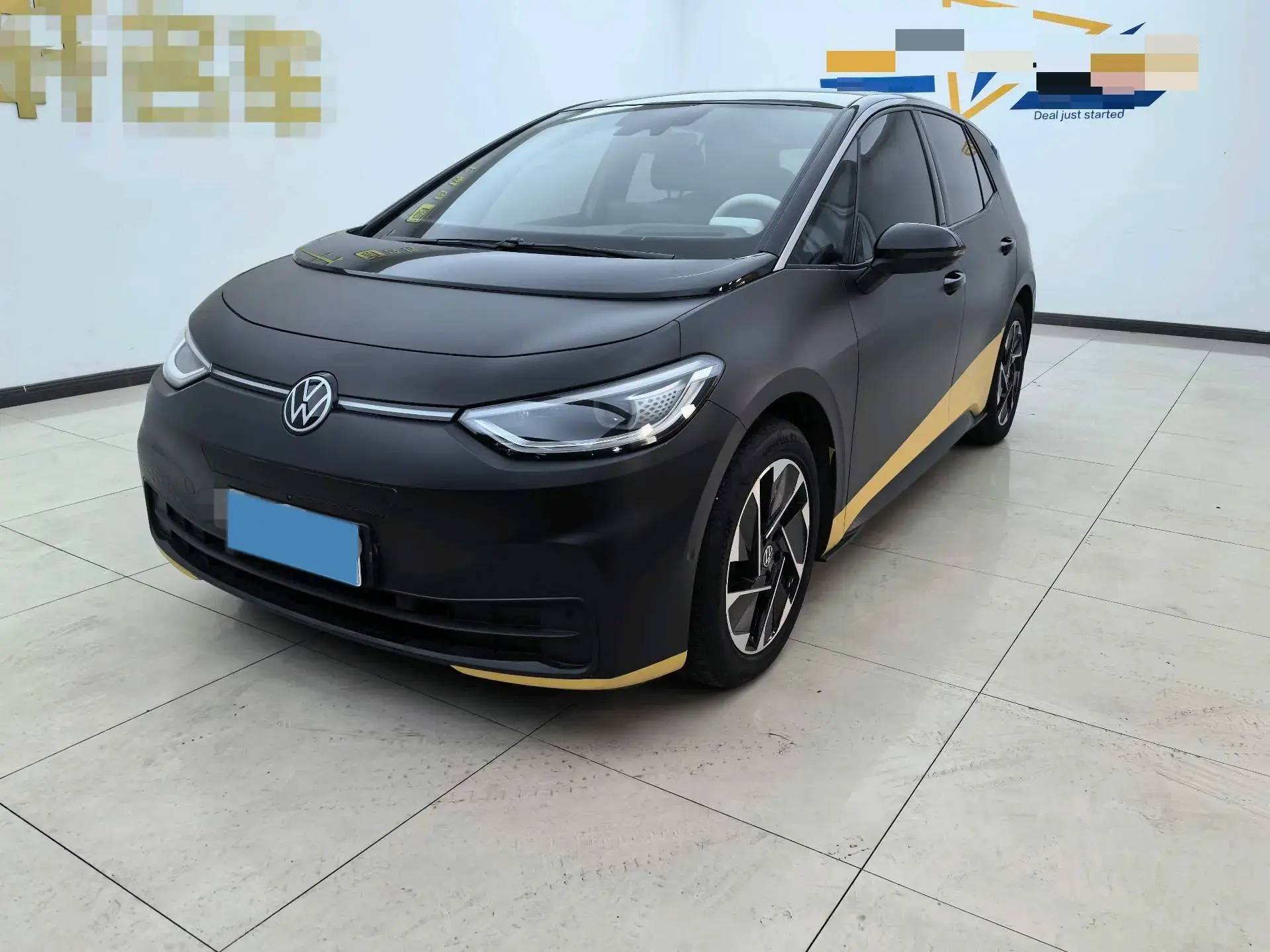 2025 VOLKSWAGEN ID.3 view 1