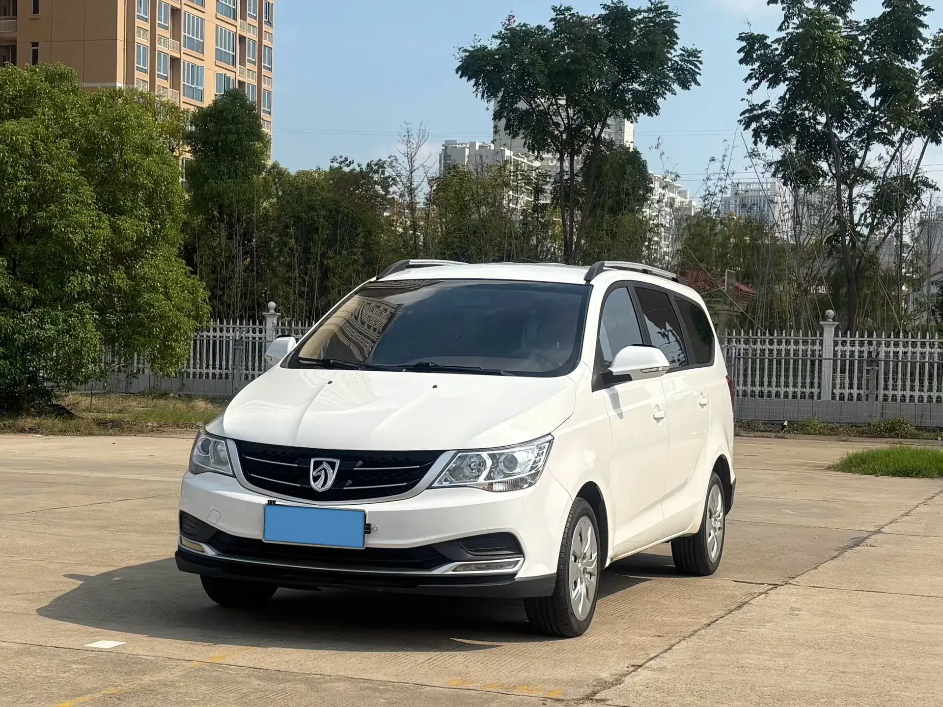 2019 BAOJUN 730 view 1