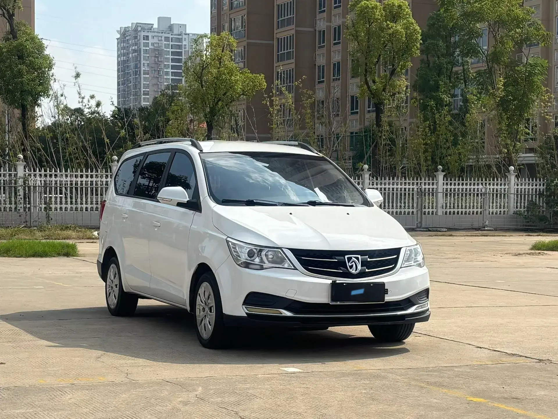 2019 BAOJUN 730 thumbnail 3