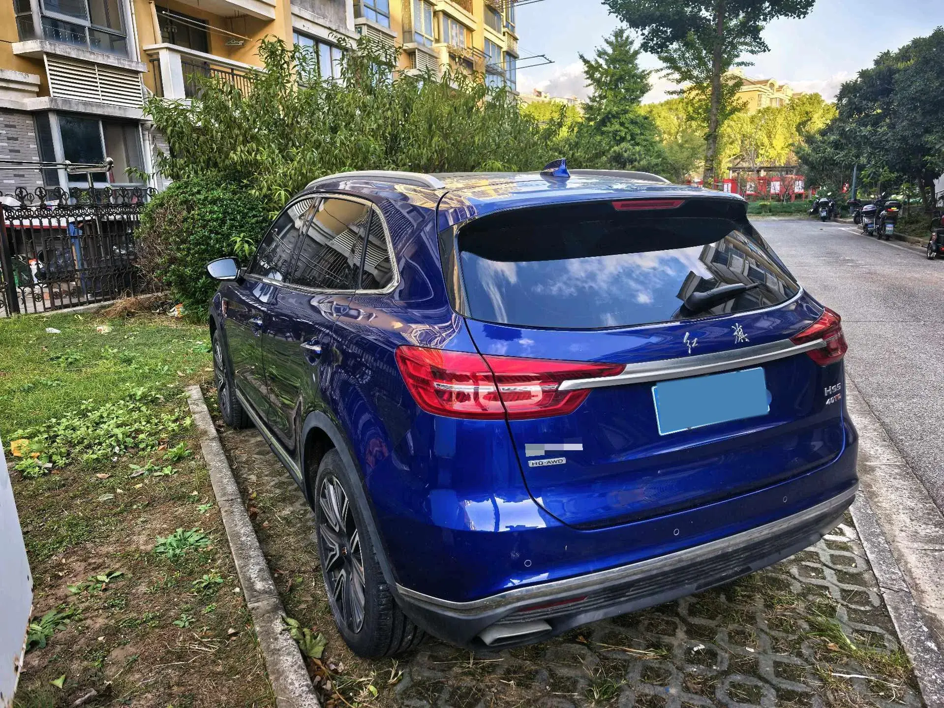 2022 HONGQI HS5 thumbnail 4