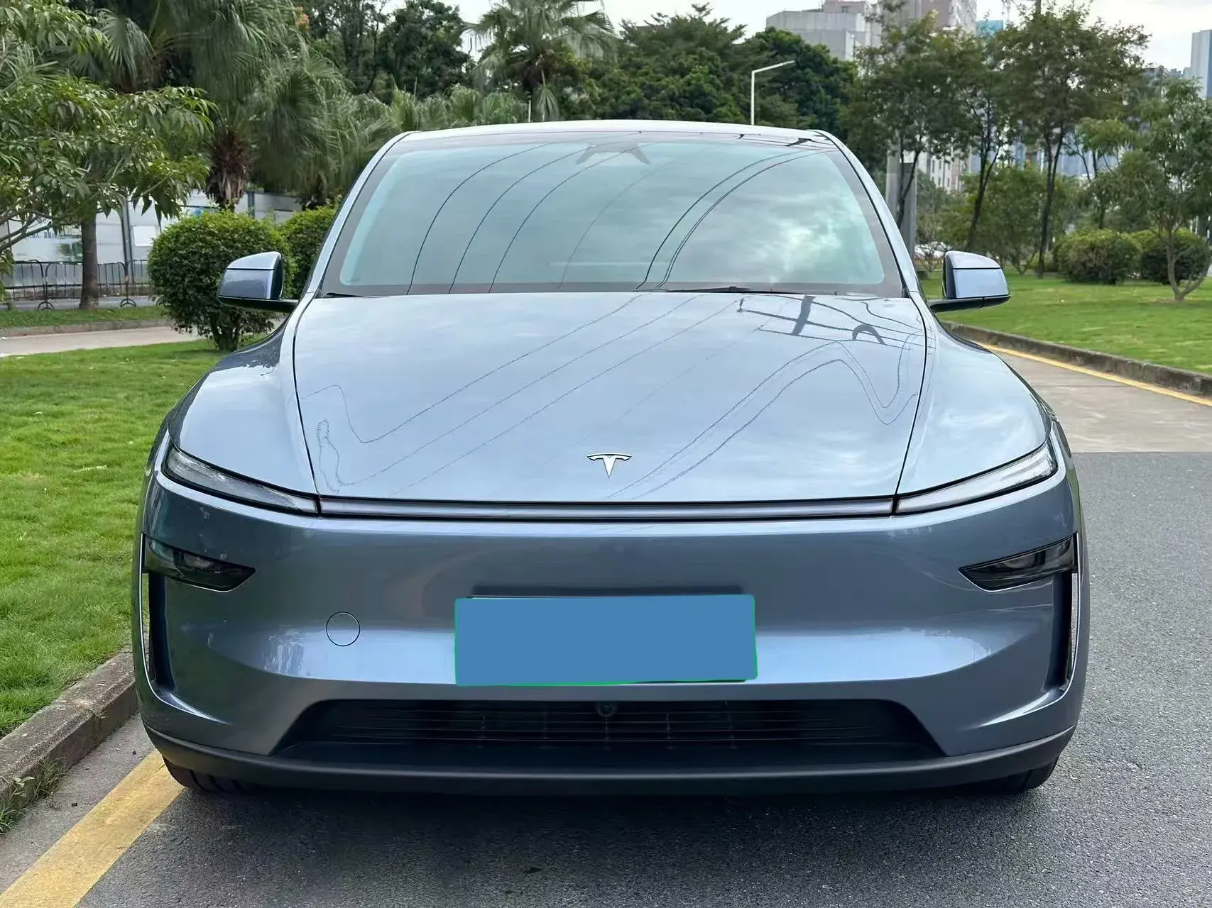 2025 TESLA MODEL thumbnail 2