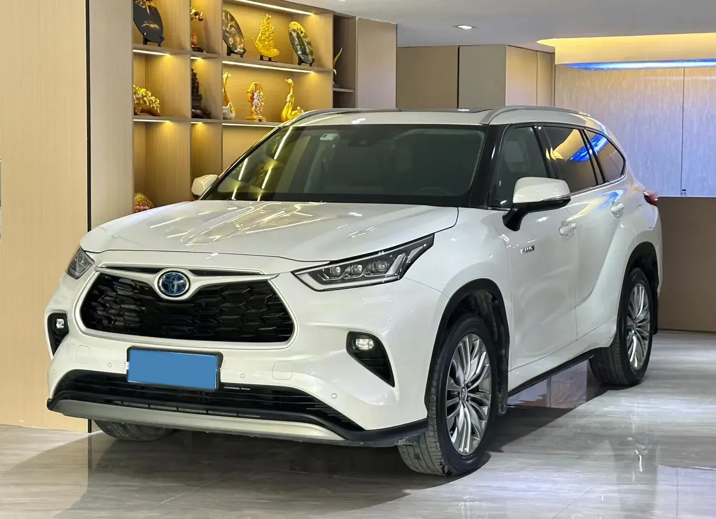 2022 TOYOTA HIGHLANDER view 1