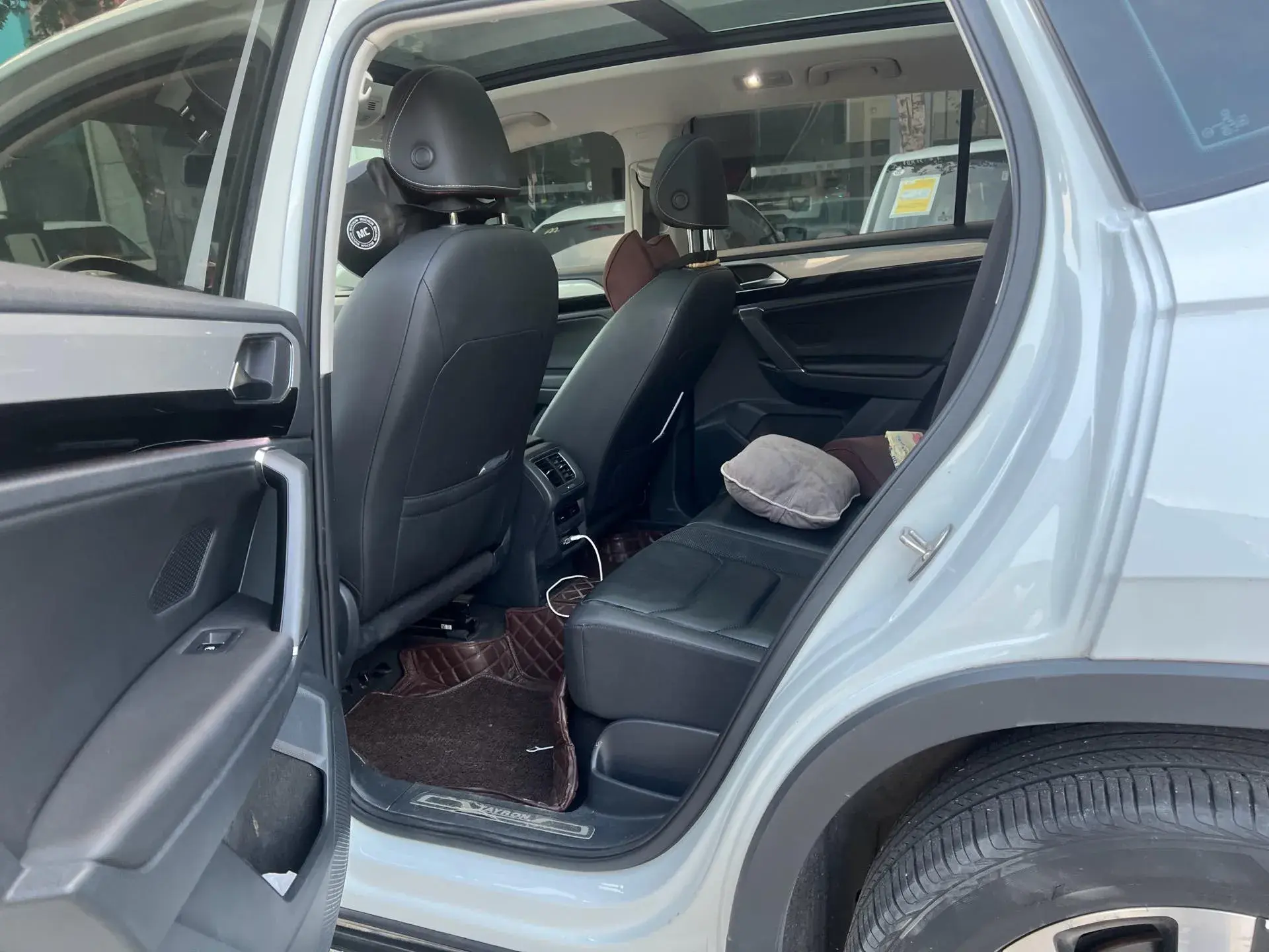 2020 VOLKSWAGEN TAYRON thumbnail 4