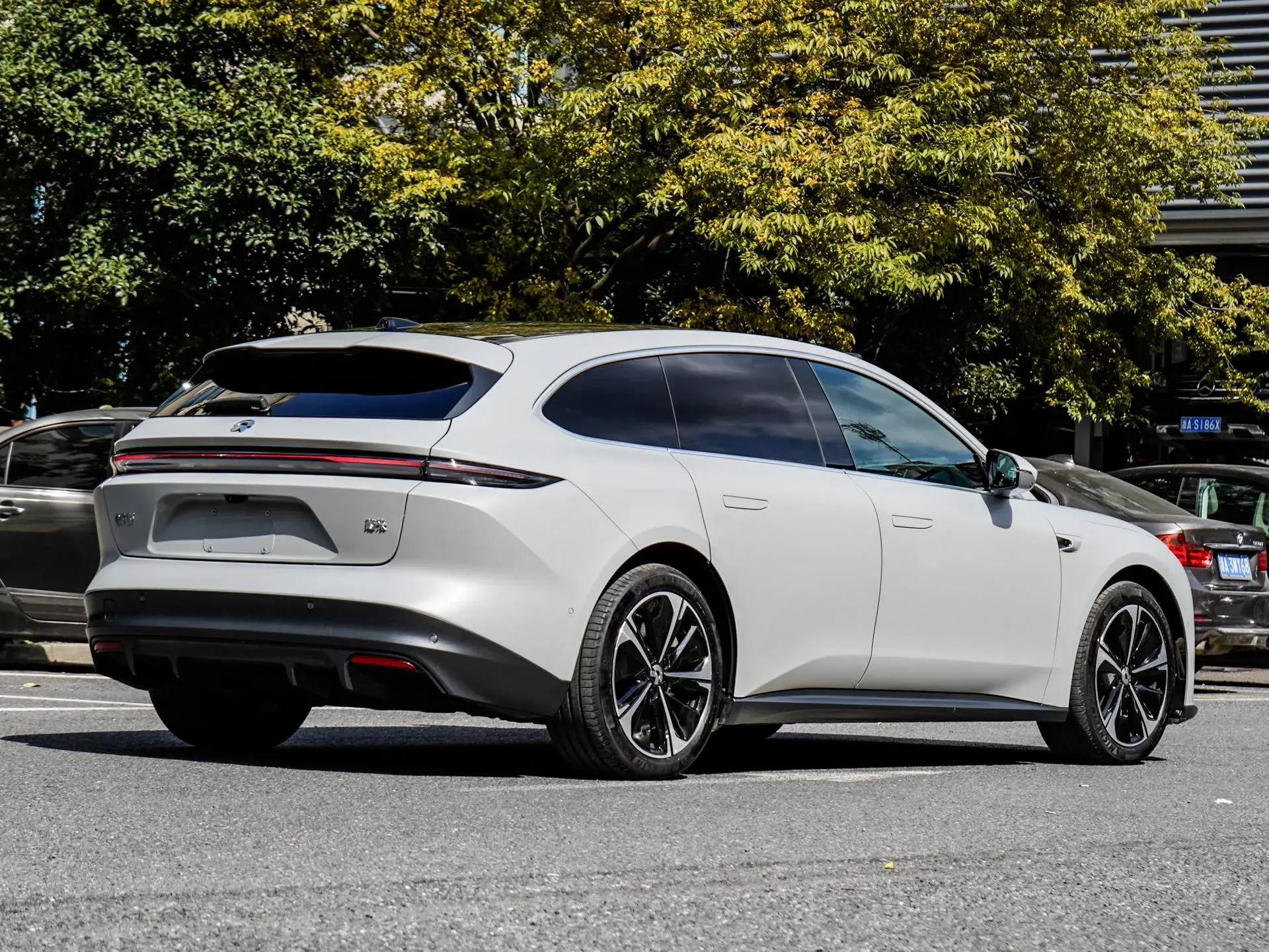 2024 NIO ET5T thumbnail 4