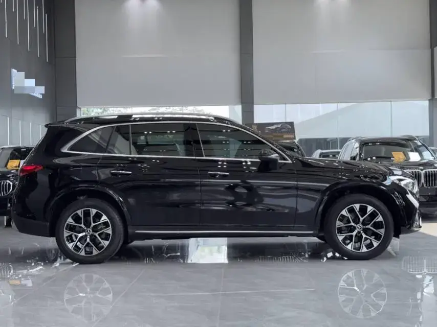 2023 MERCEDES-BENZ GLC thumbnail 3