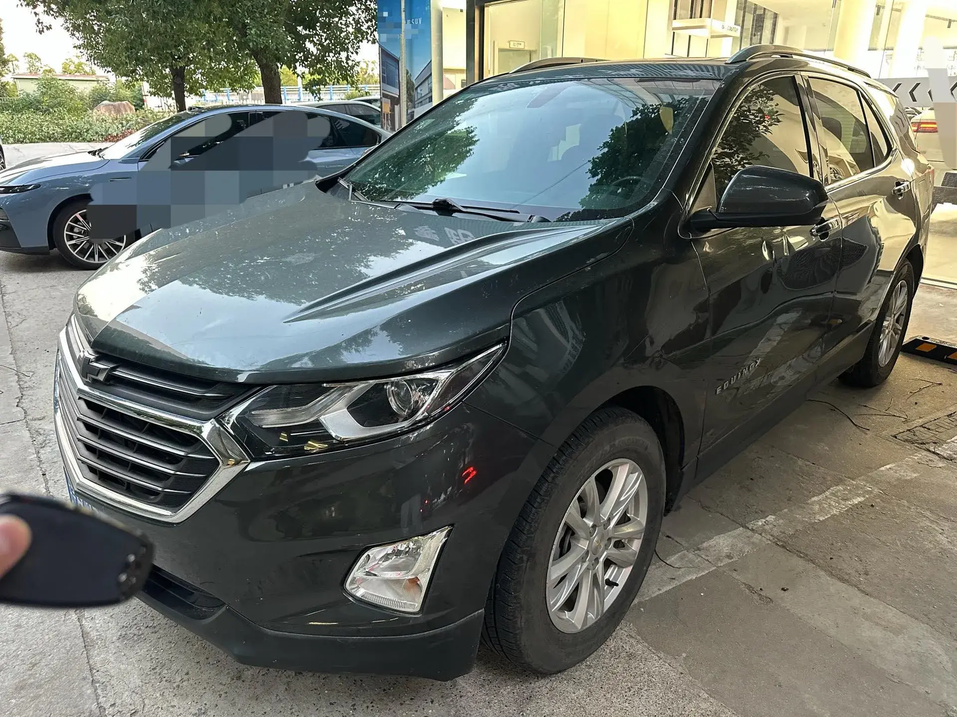 2018 CHEVROLET EQUINOX view 1