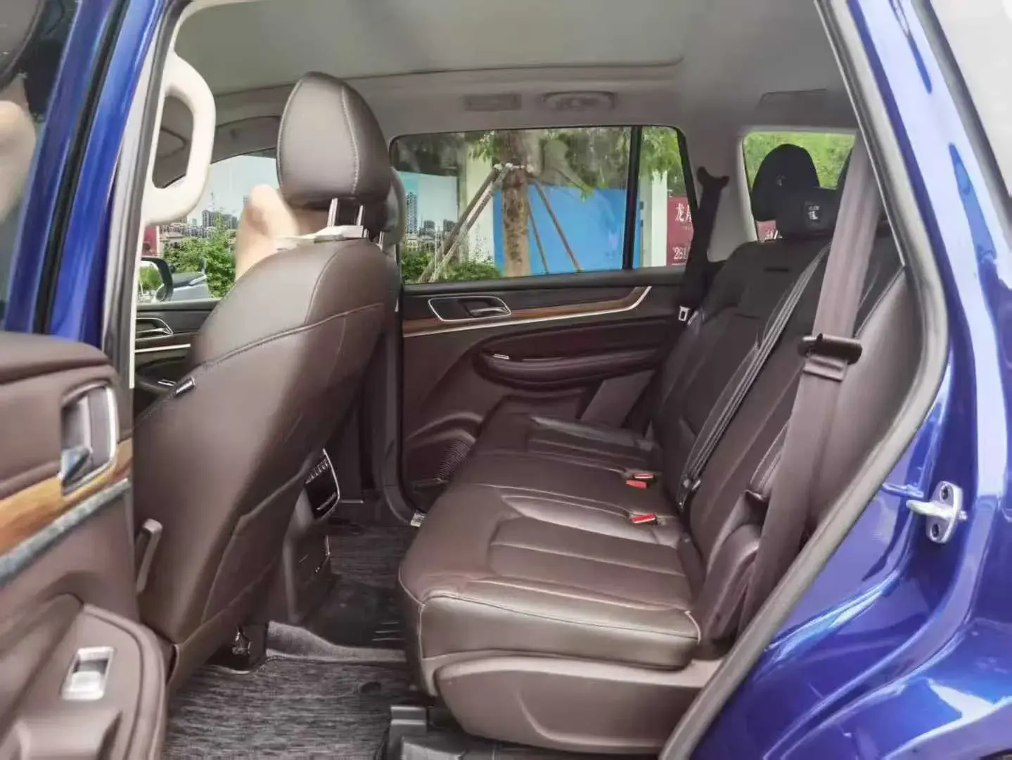 2018 ROEWE RX8 thumbnail 3