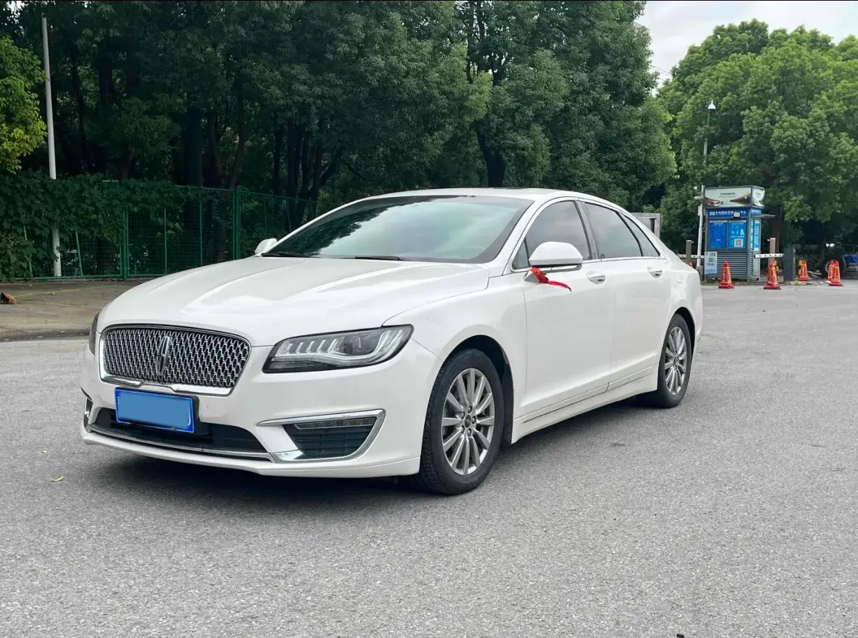 2018 LINCOLN MKZ view 1