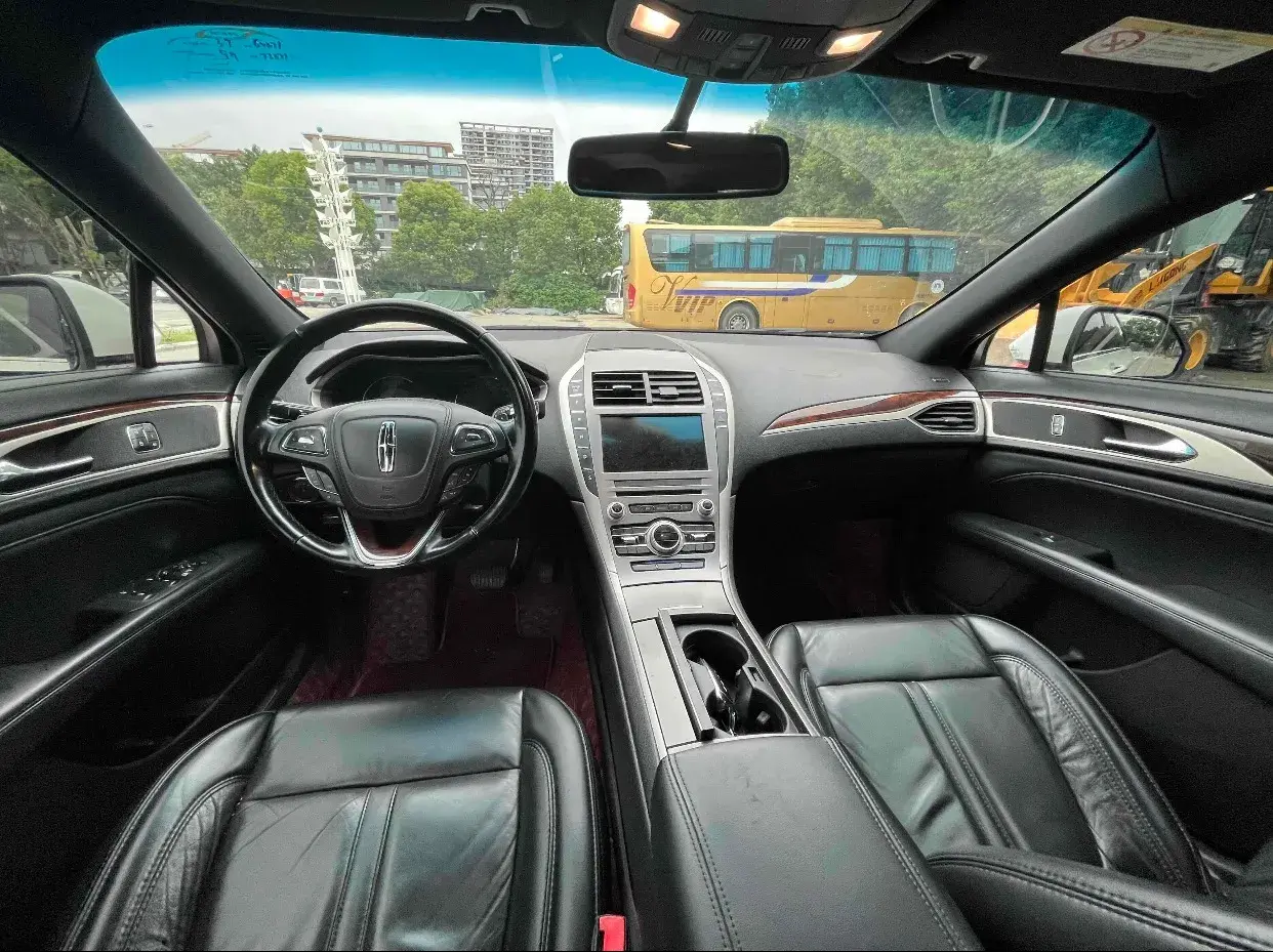 2018 LINCOLN MKZ thumbnail 4