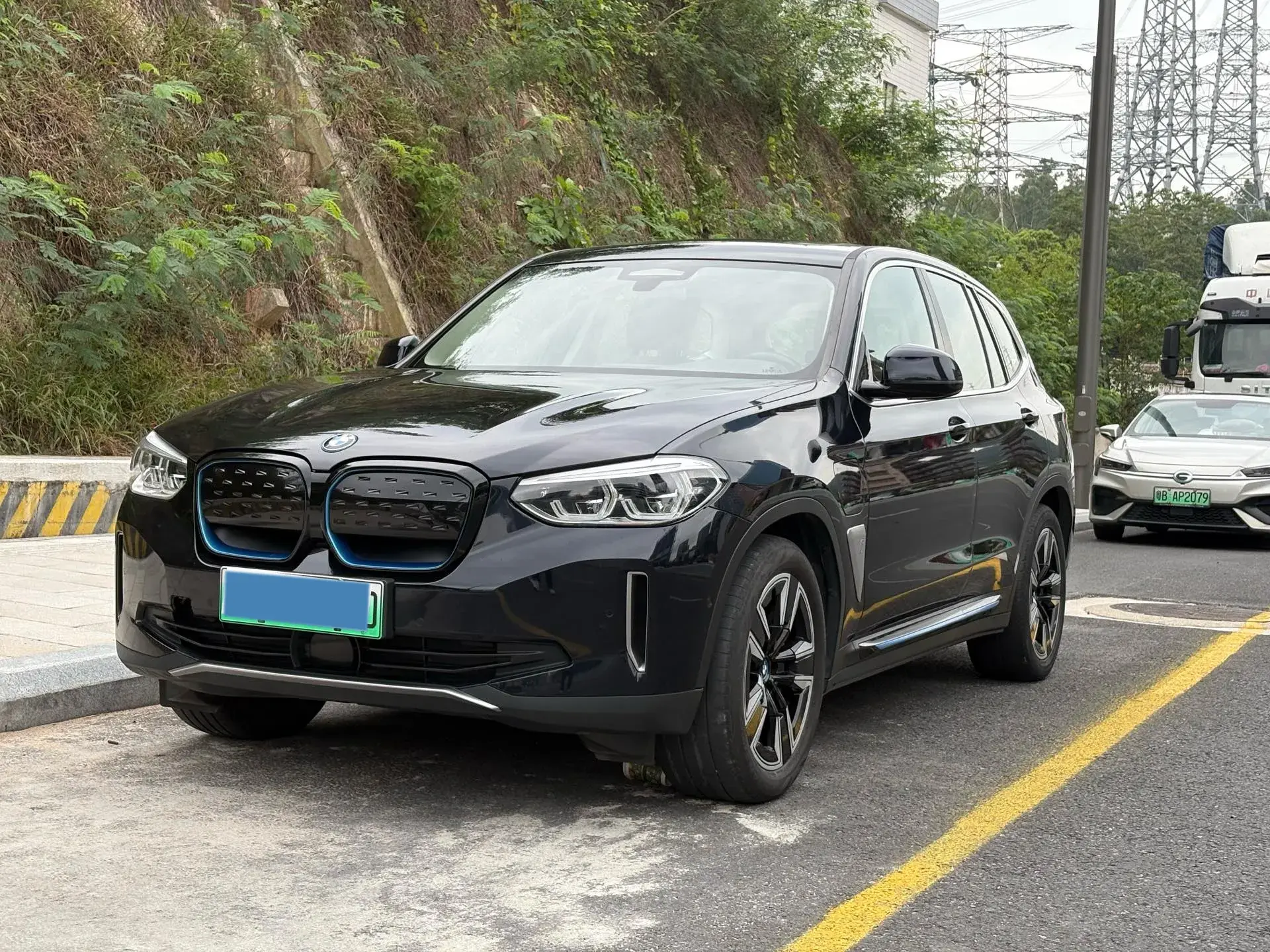2020 BMW X1 view 1